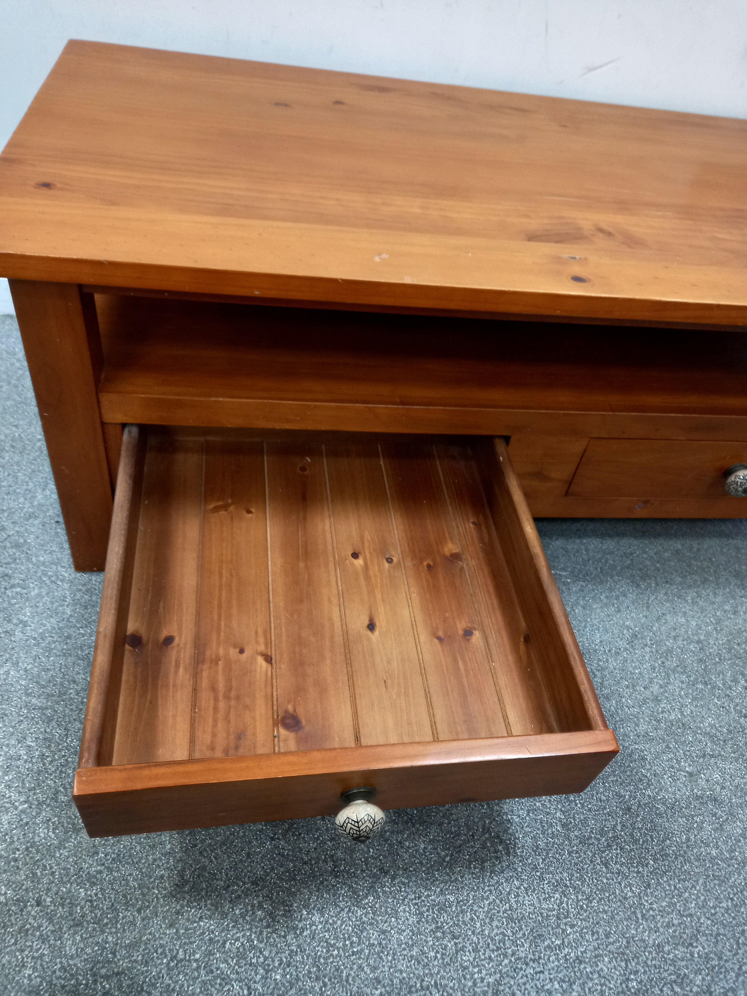 Coffee Table (17122504)