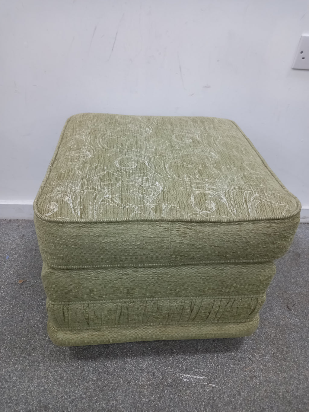 Footstool (12062601)