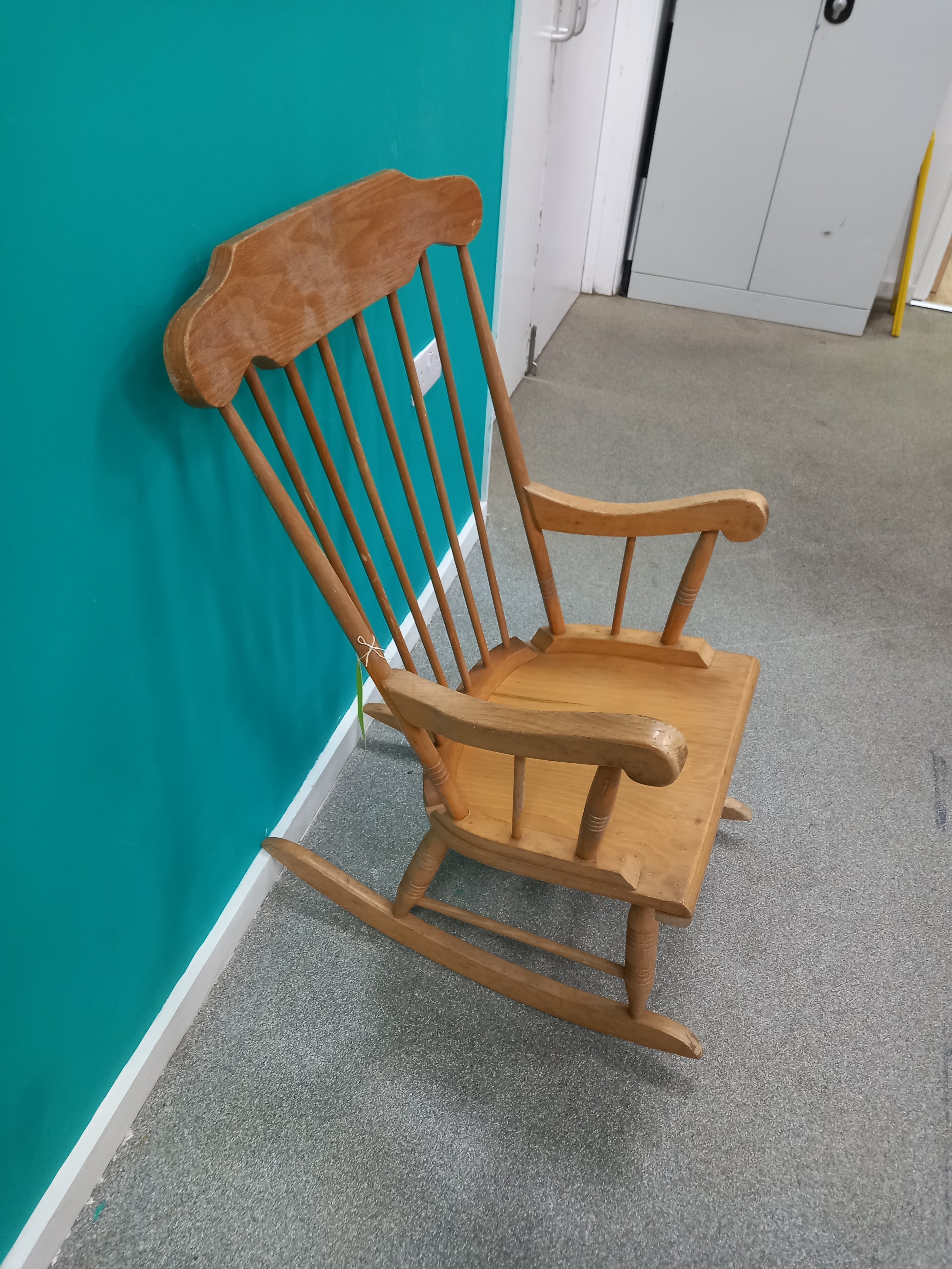 Rocking Chair (19052603)