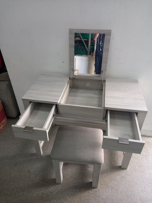 Vanity Dressing Table (190904)