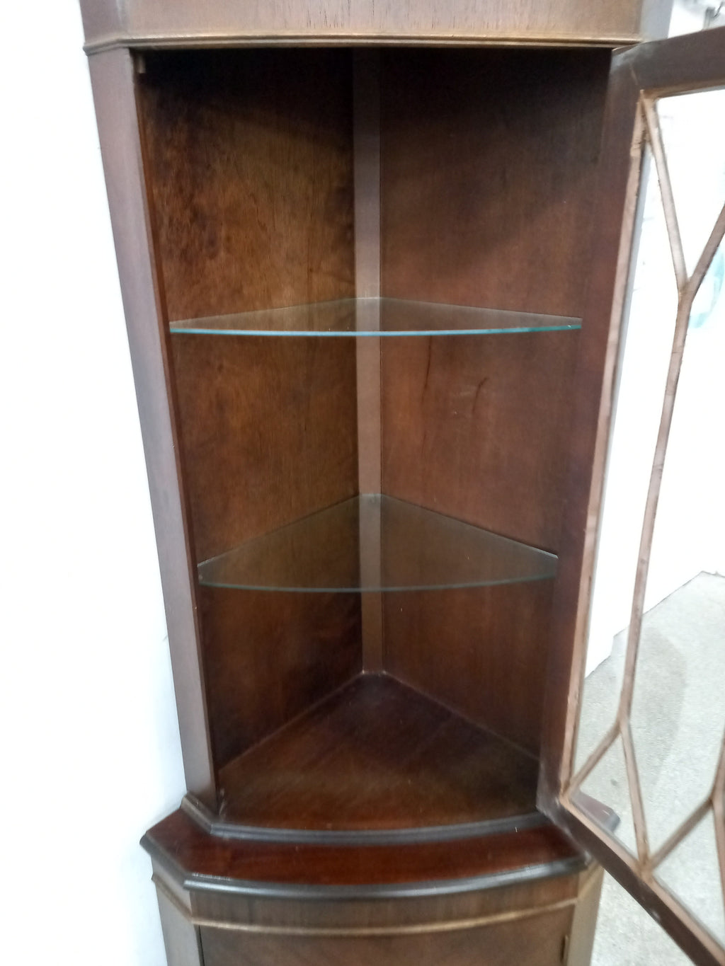Corner Display Case (19022603)