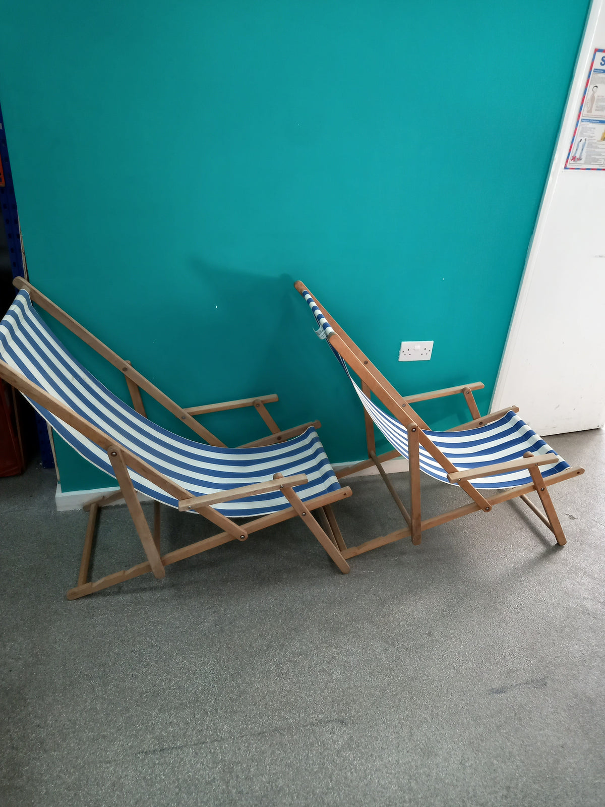 Deck Chairs ×2 (19102602)