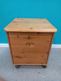 Small Filing Cabinet (25062604) ga3995