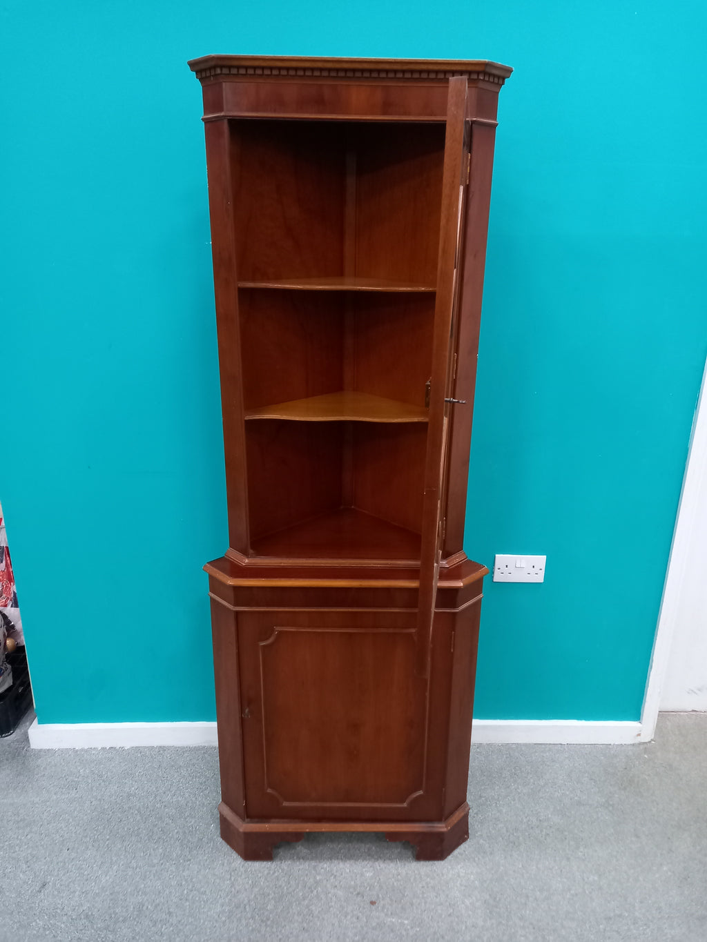 Small Display Cabinet (30062602)