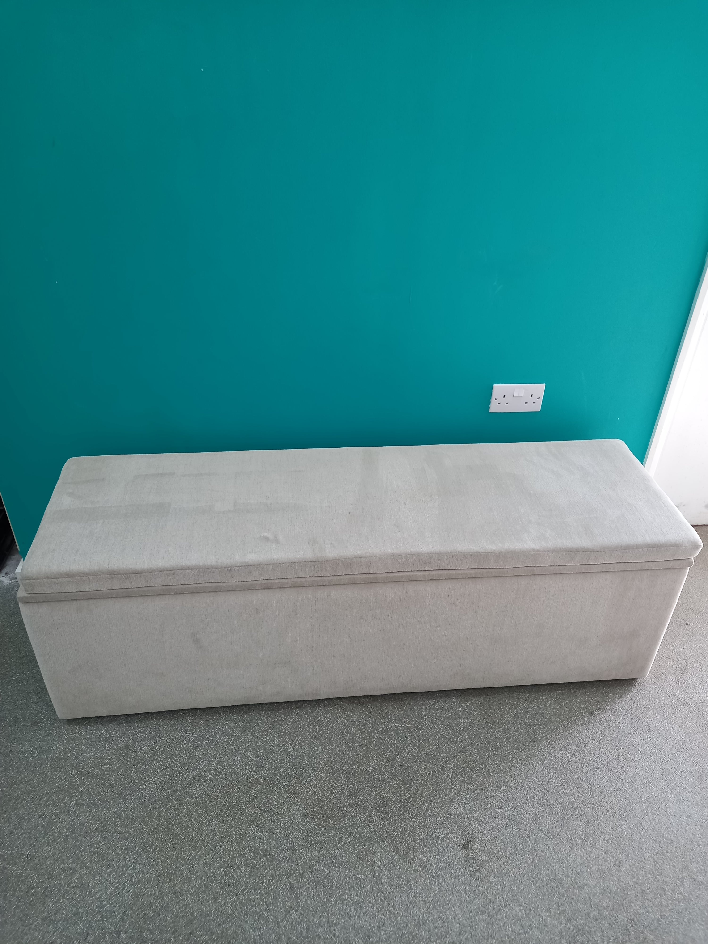 Ottoman Bench (11052609)