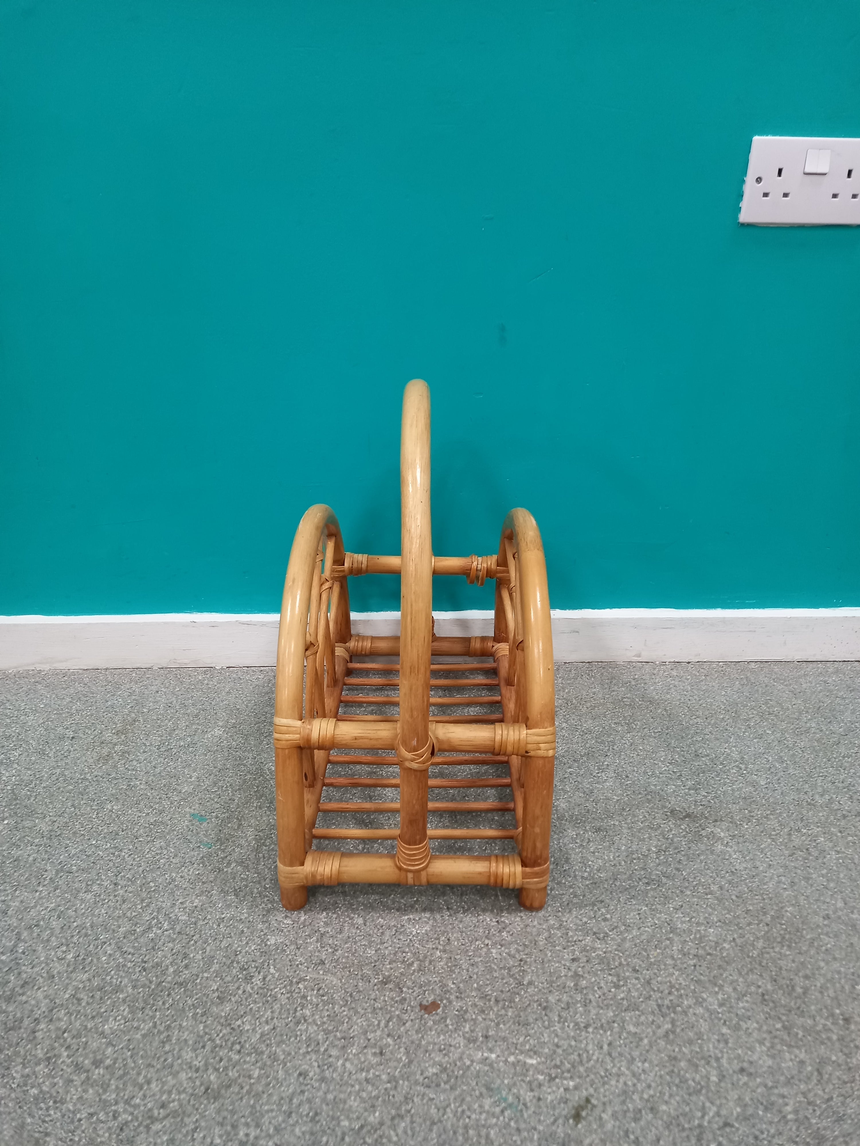 Magazine Rack (20072602)