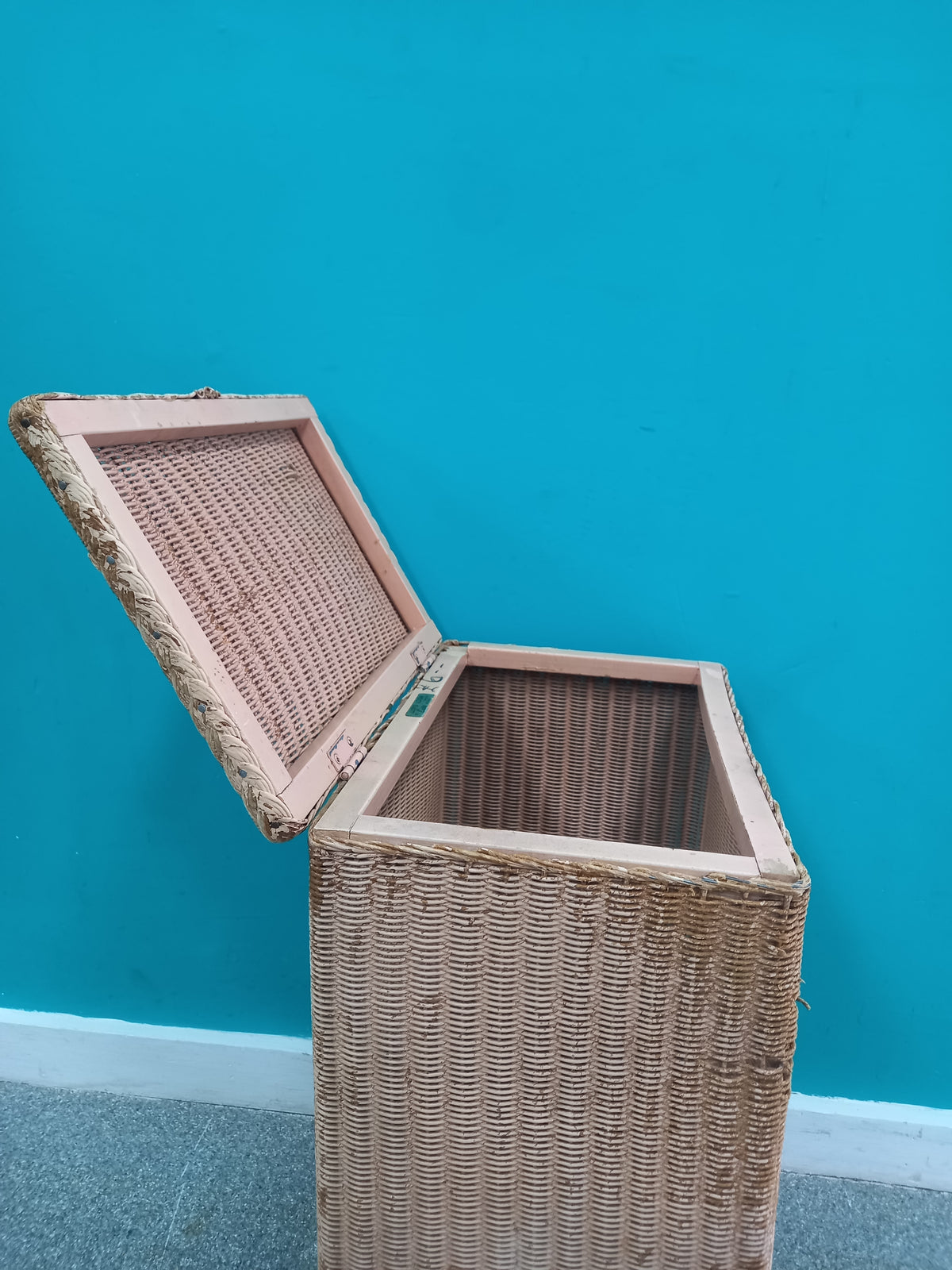 Lloyd Loom Laundry Basket (15102603)