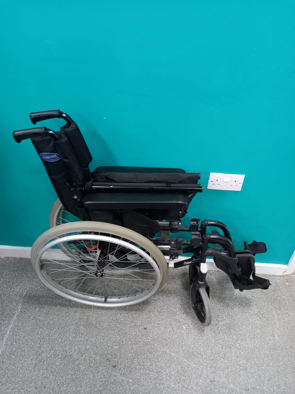 Wheelchair (13072604)