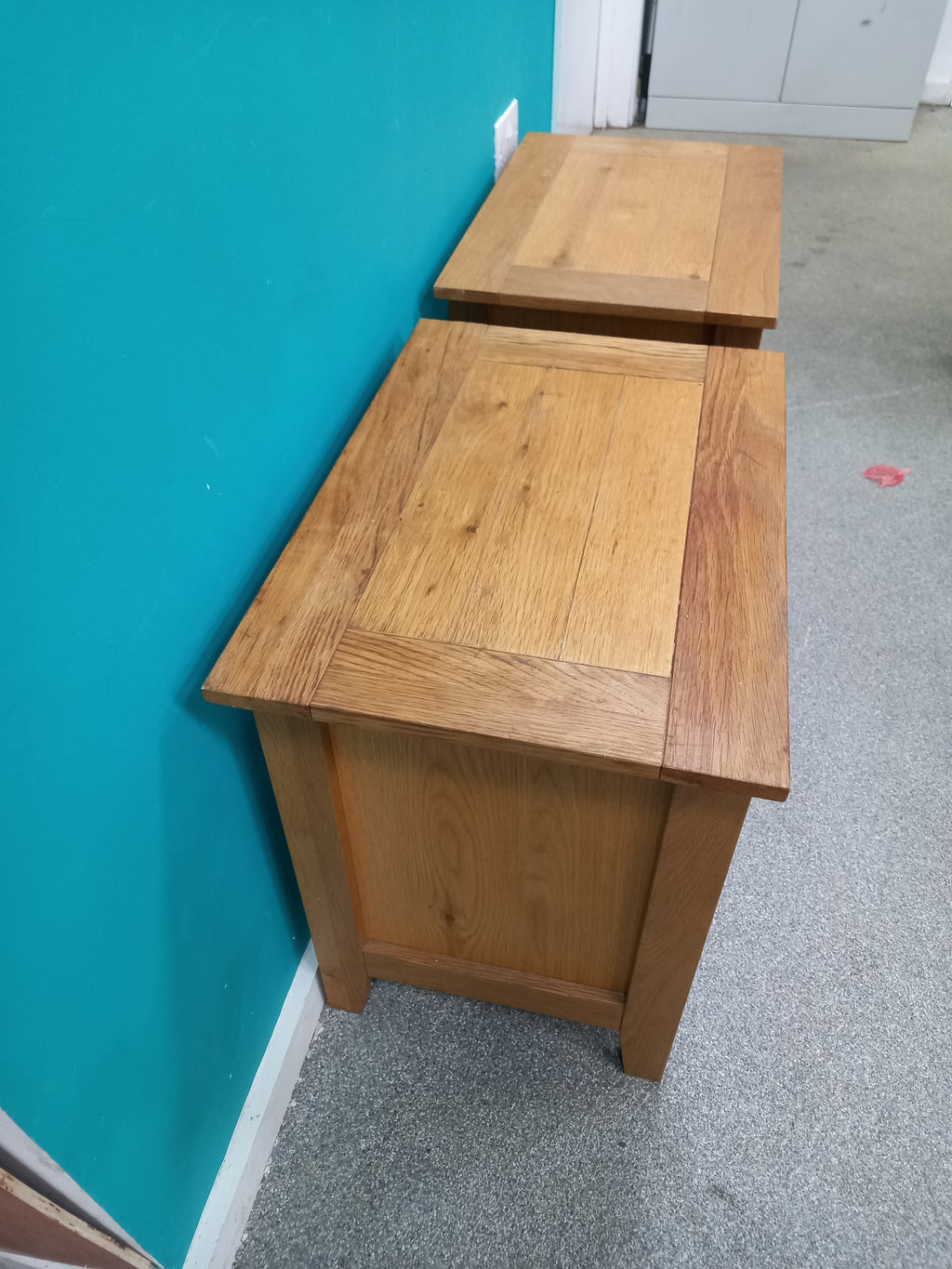 Solid Wood Bedside Tables (07102602)