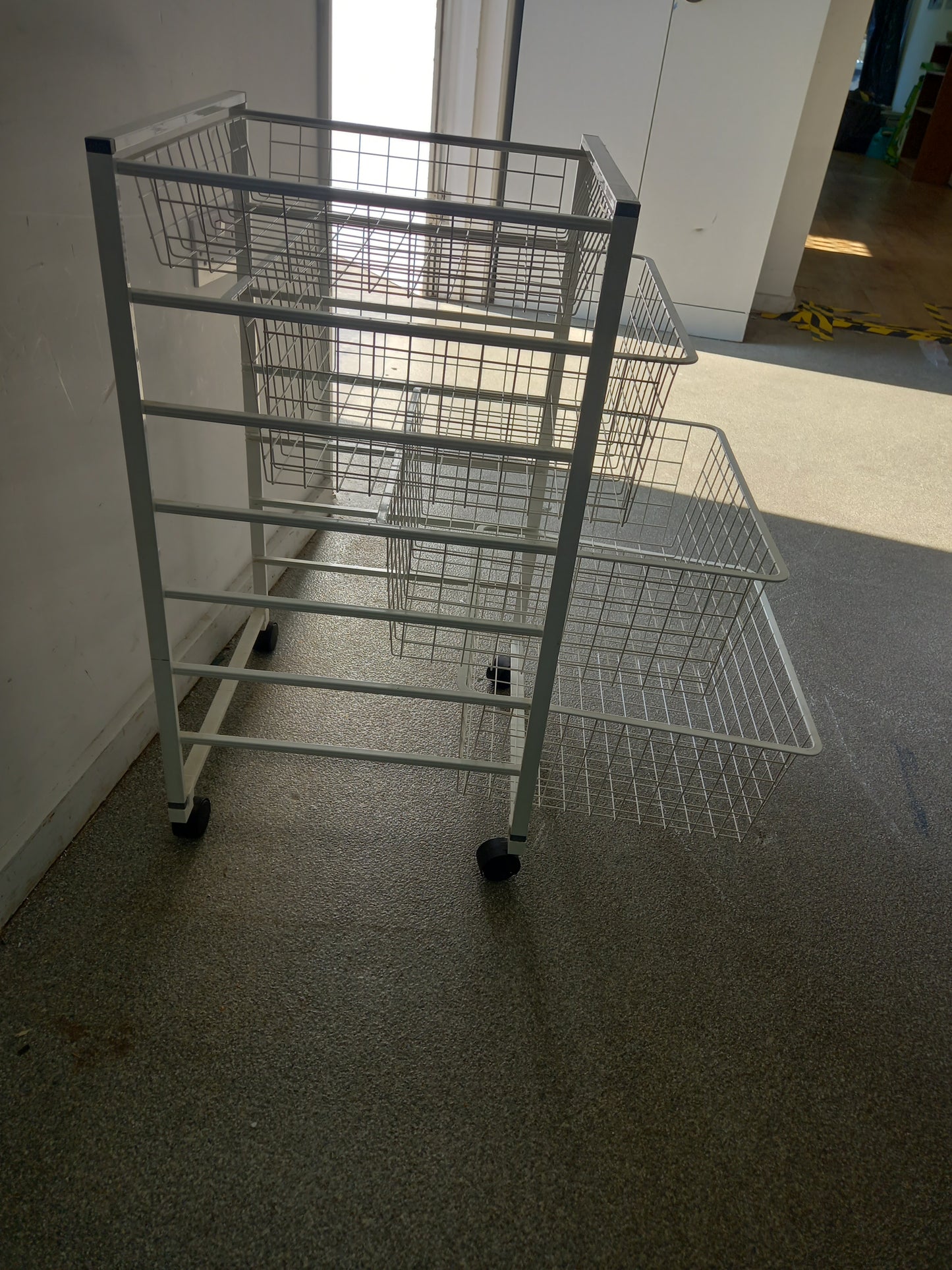 Metal wire Drawers Unit (220811)
