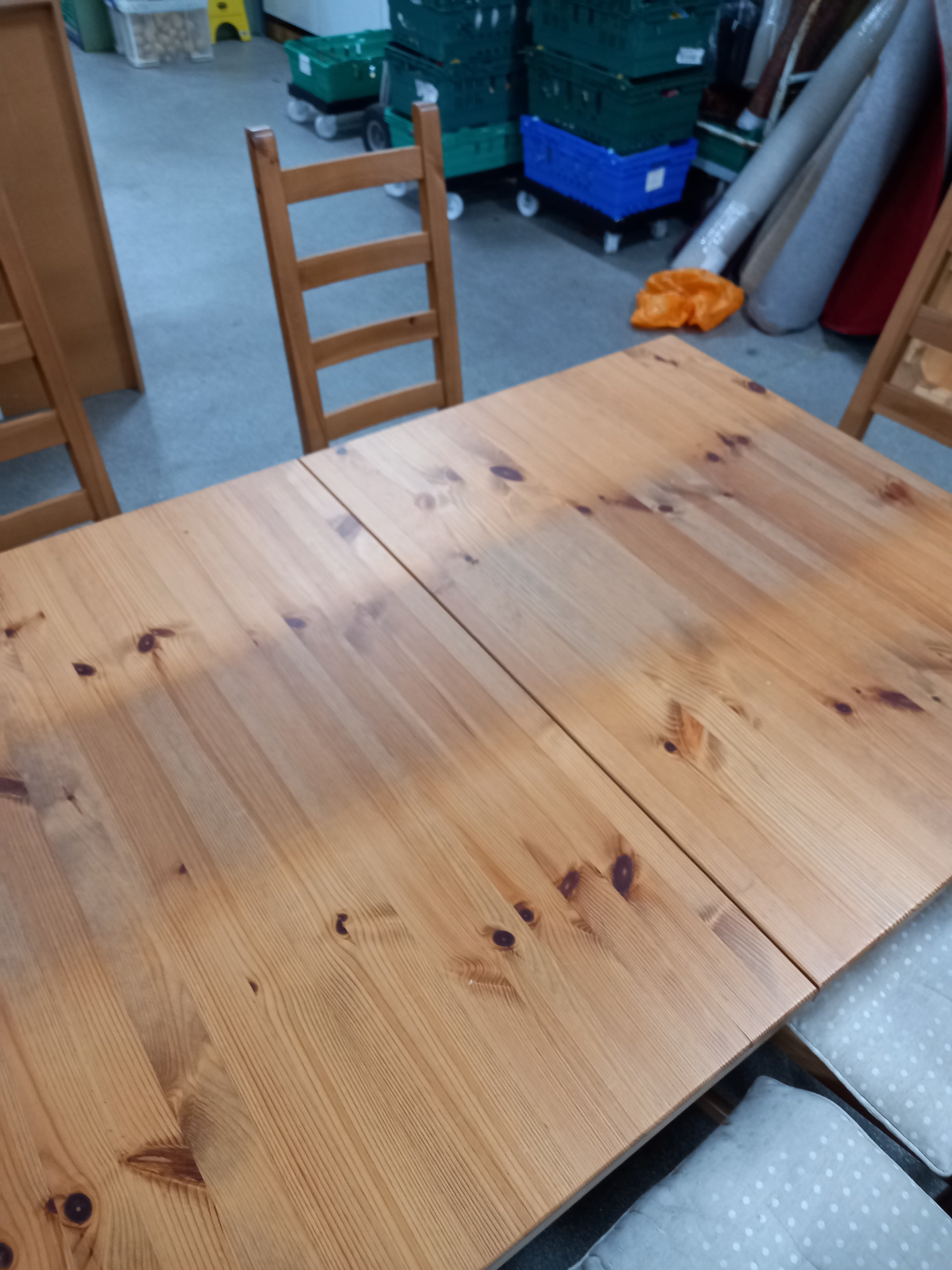 Pine Table And x6 Chairs 29062602