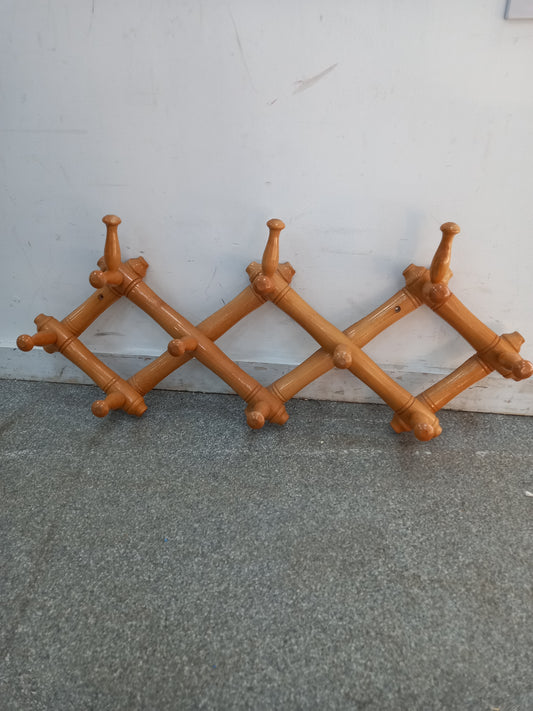 Wall Coat Rack (071015)