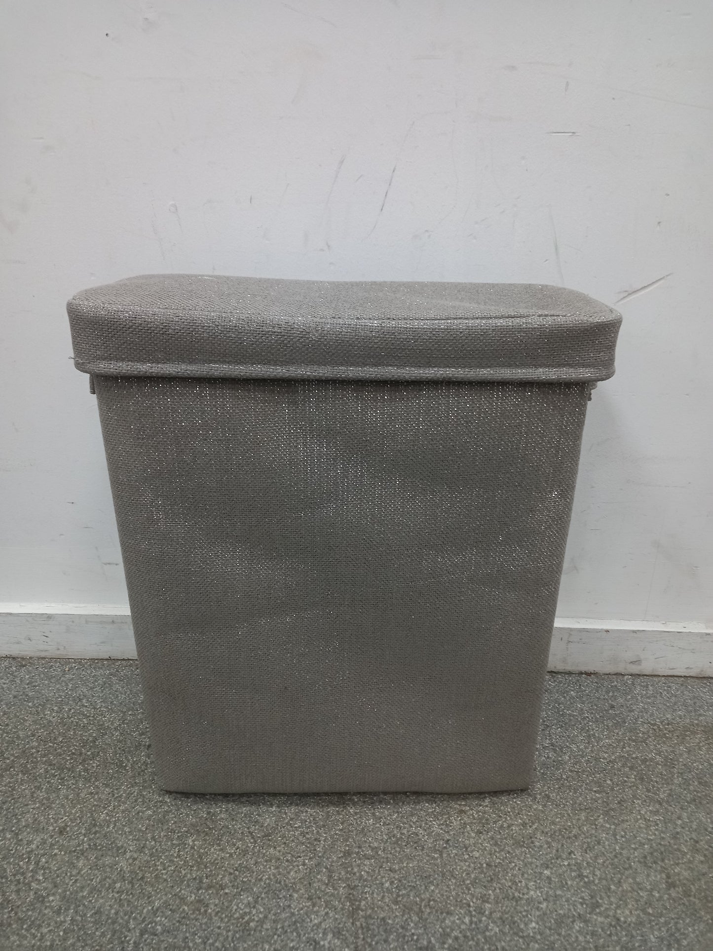 Laundry Hamper (17112502)