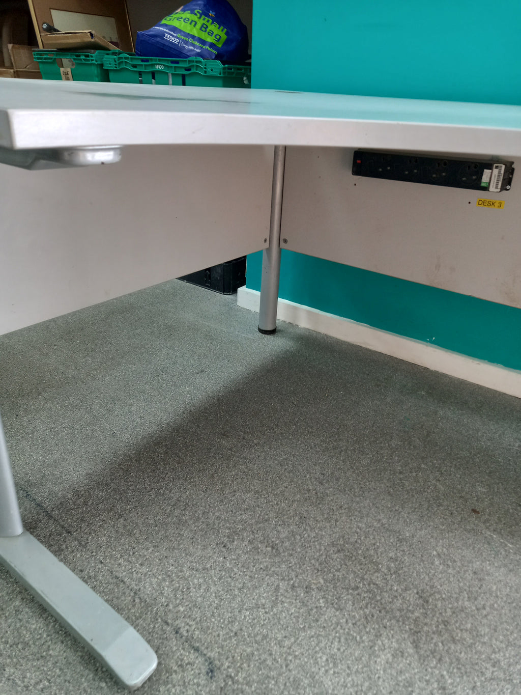 Large Desk (01072610)