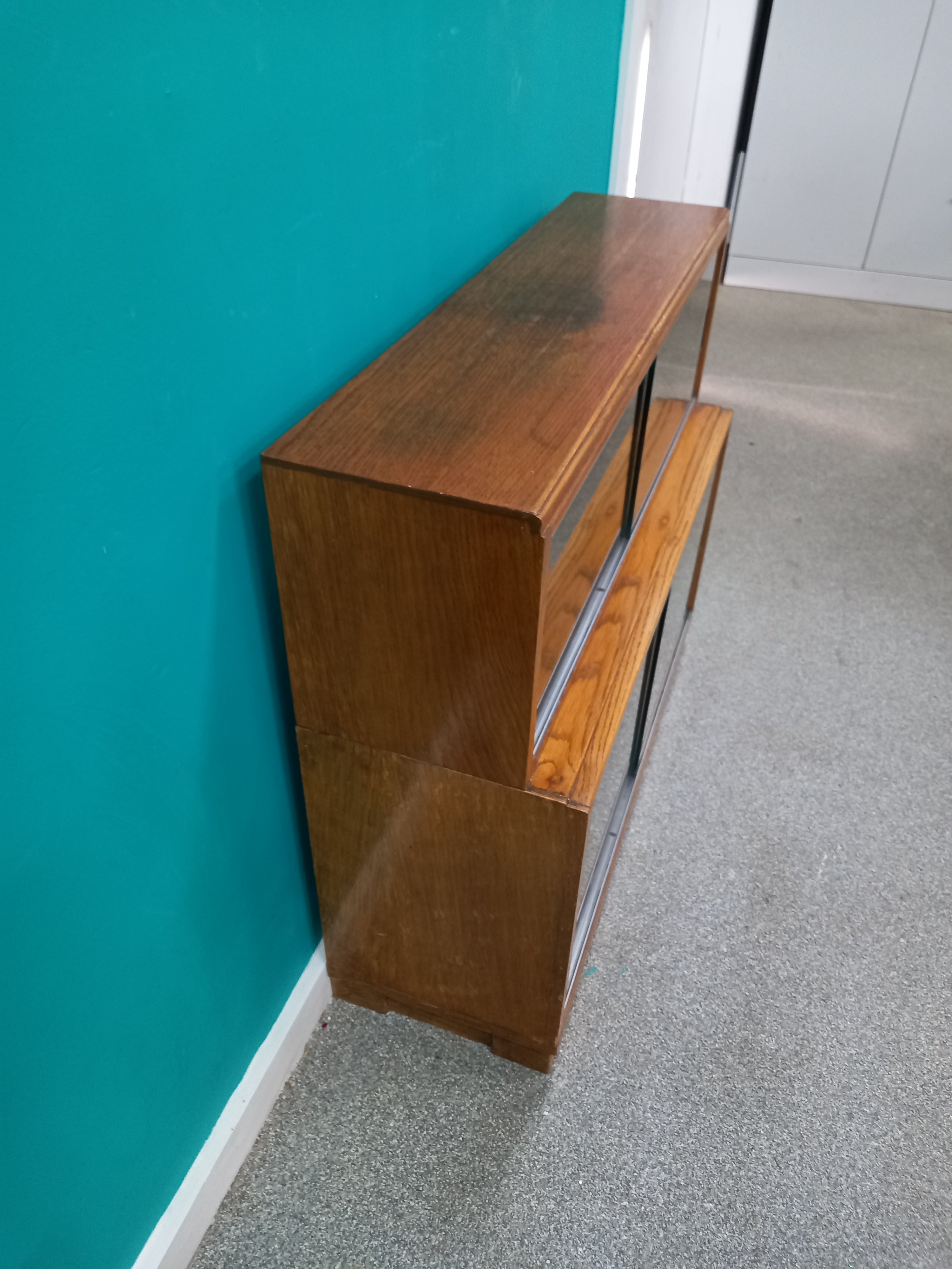 Display Cabinet (26052601)