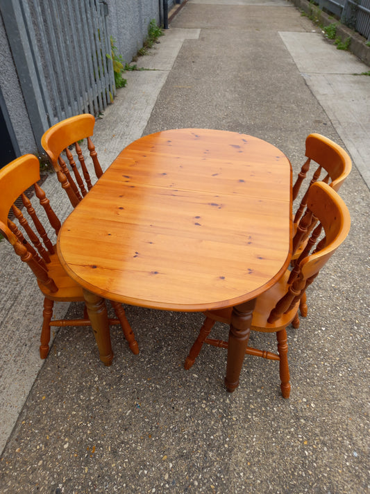 Table And Chairs (021003)