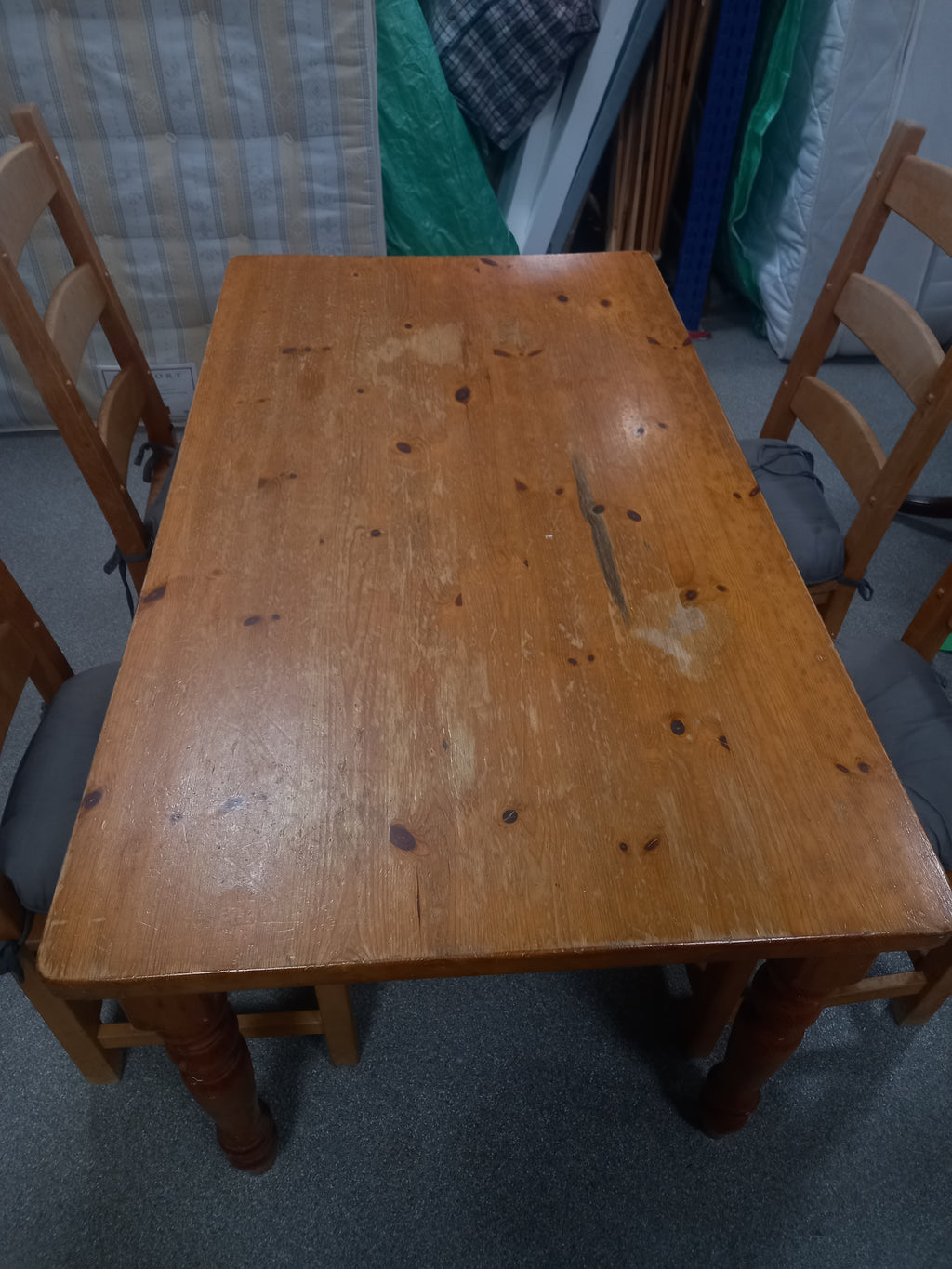 Kitchen Table And Chairs (09022603)