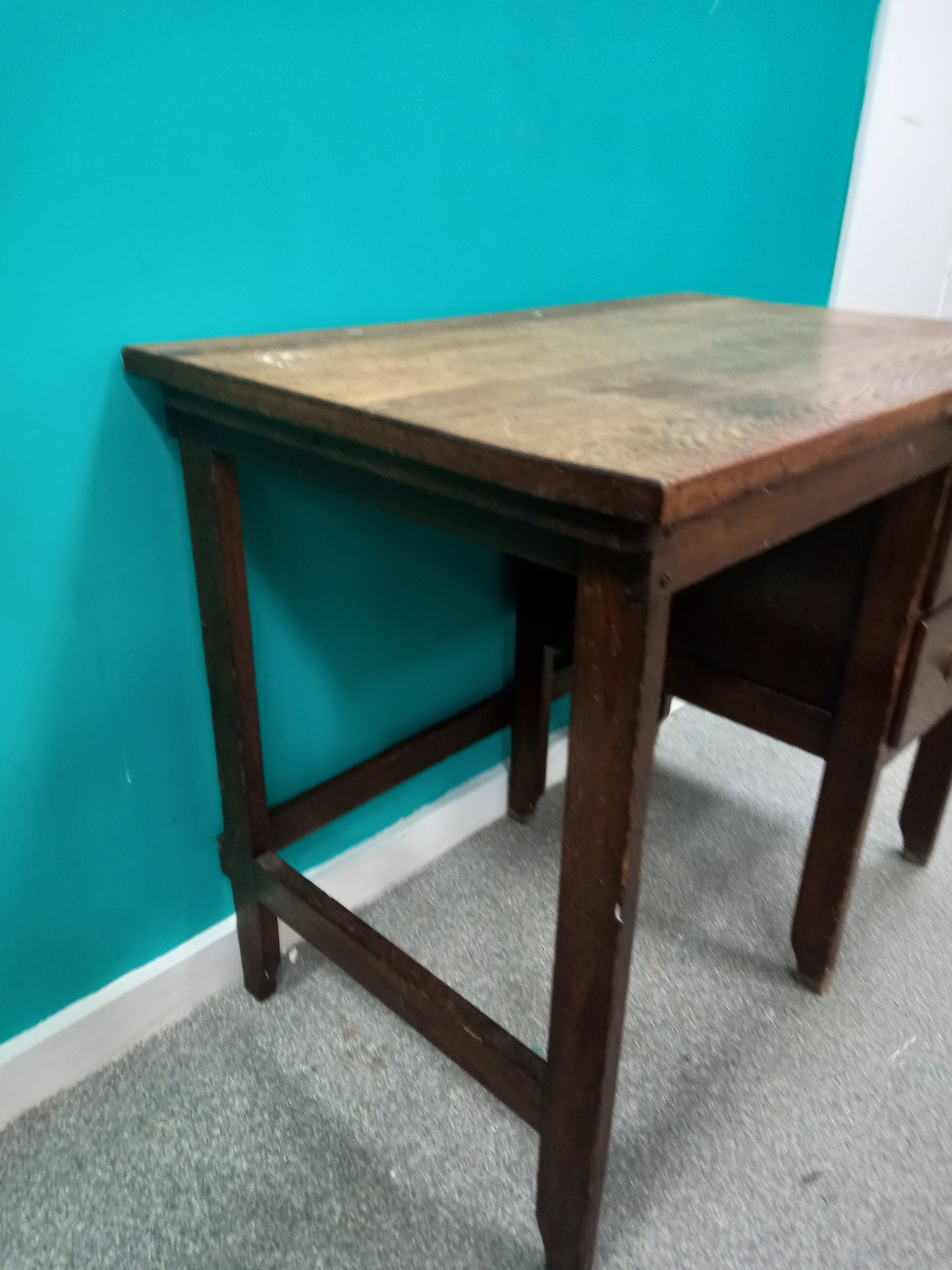 Antique Kids Desk (16042601)