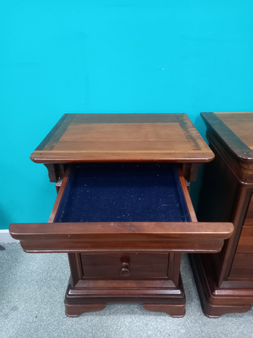 Solid Wood Bedside Tables (08072608)