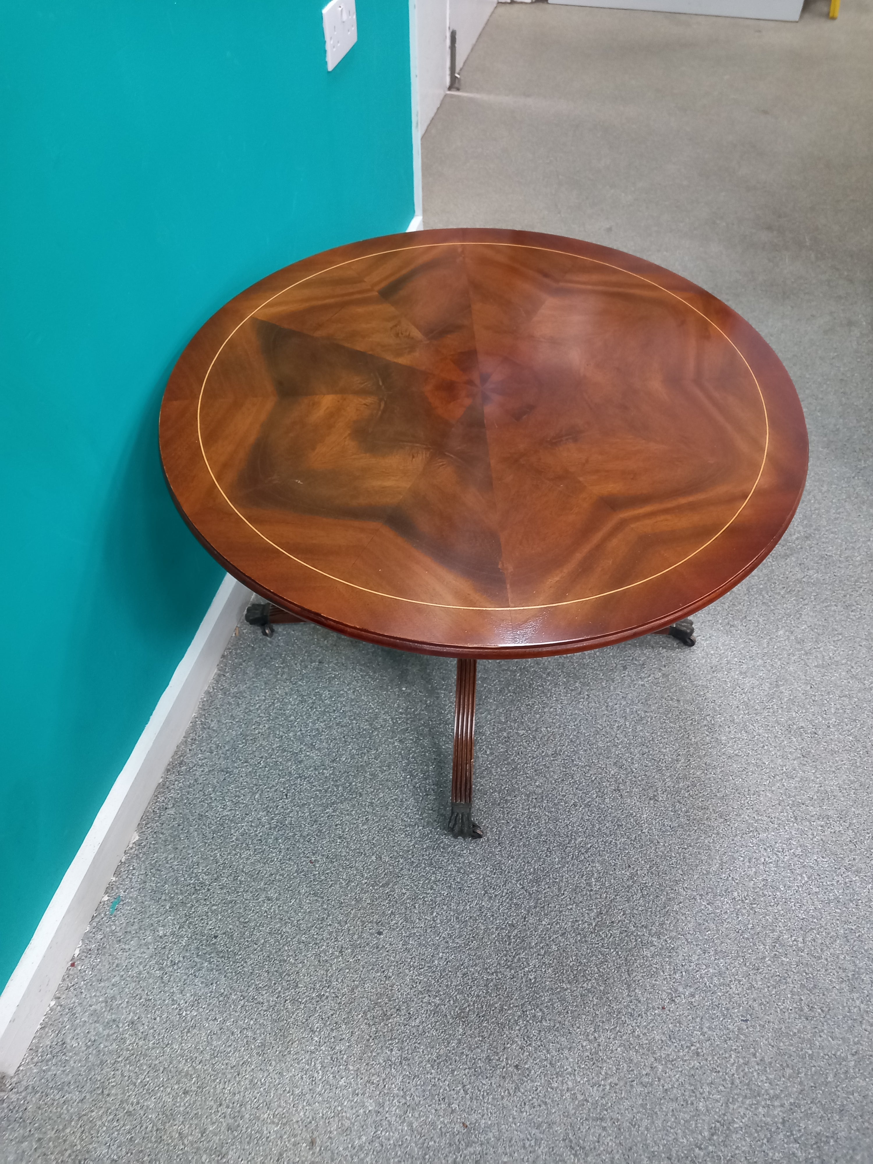 Round Coffee table (03062602)
