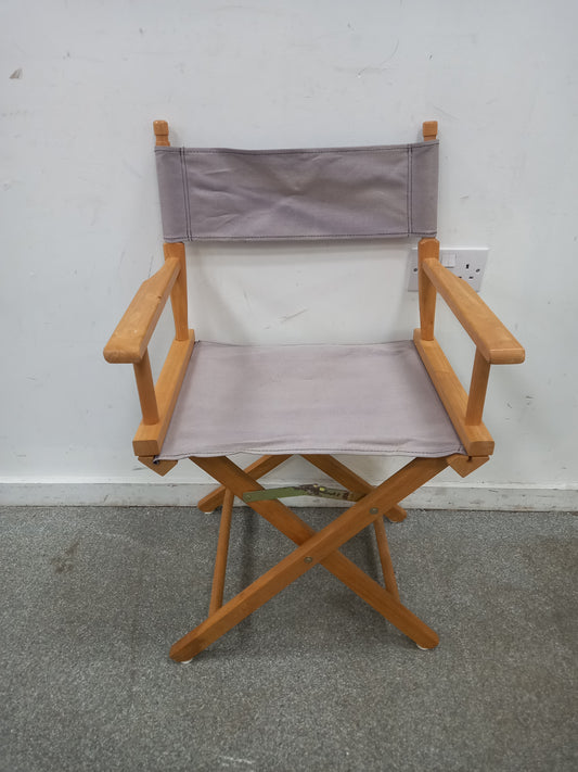 Directors Chair (240904)