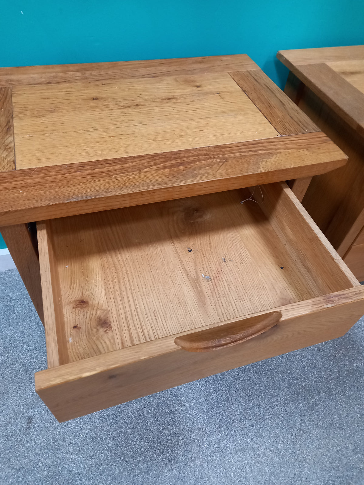 Solid Wood Bedside Tables (07102602)