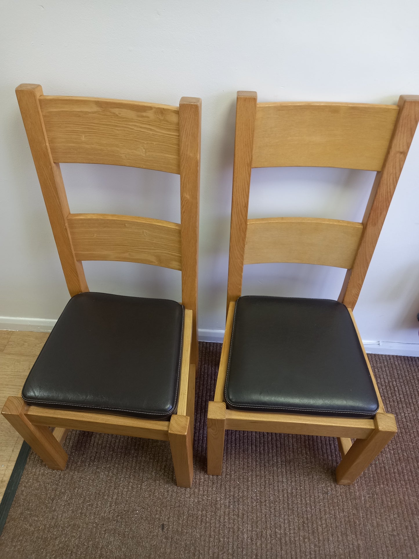 Dining Chairs ×2 (05122503)