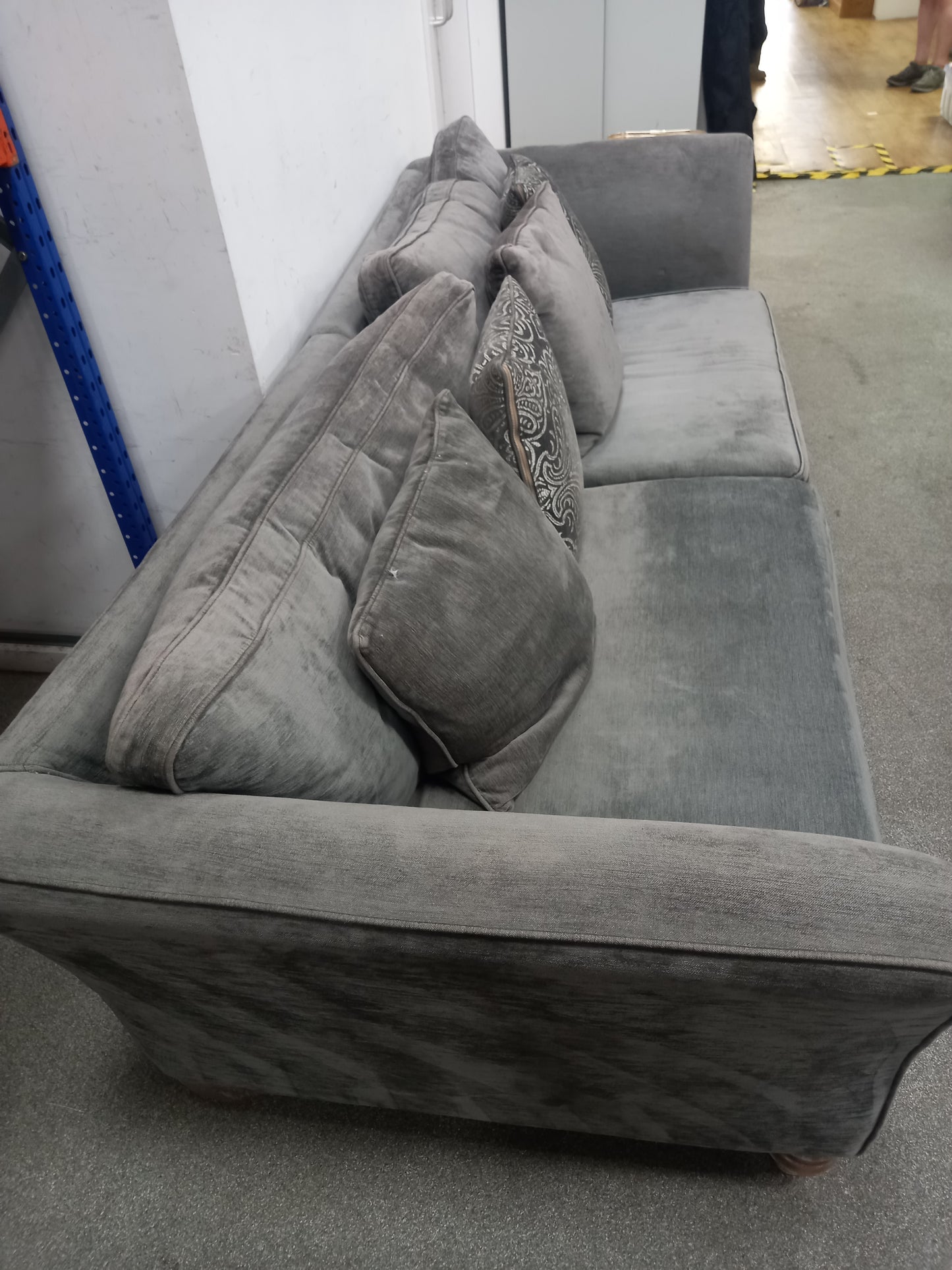 4 seater Sofa (250601)