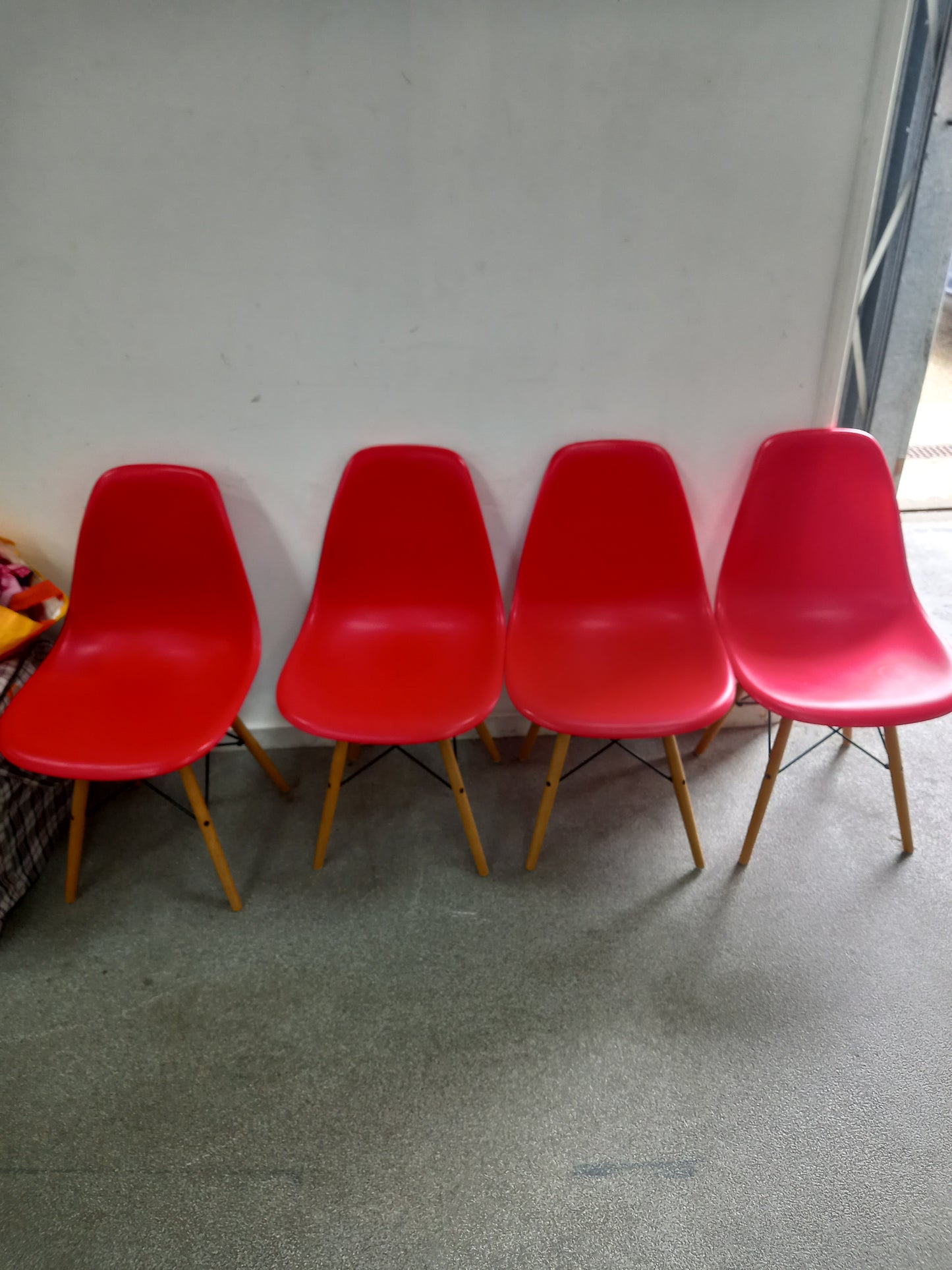4 Red Chairs (200802)