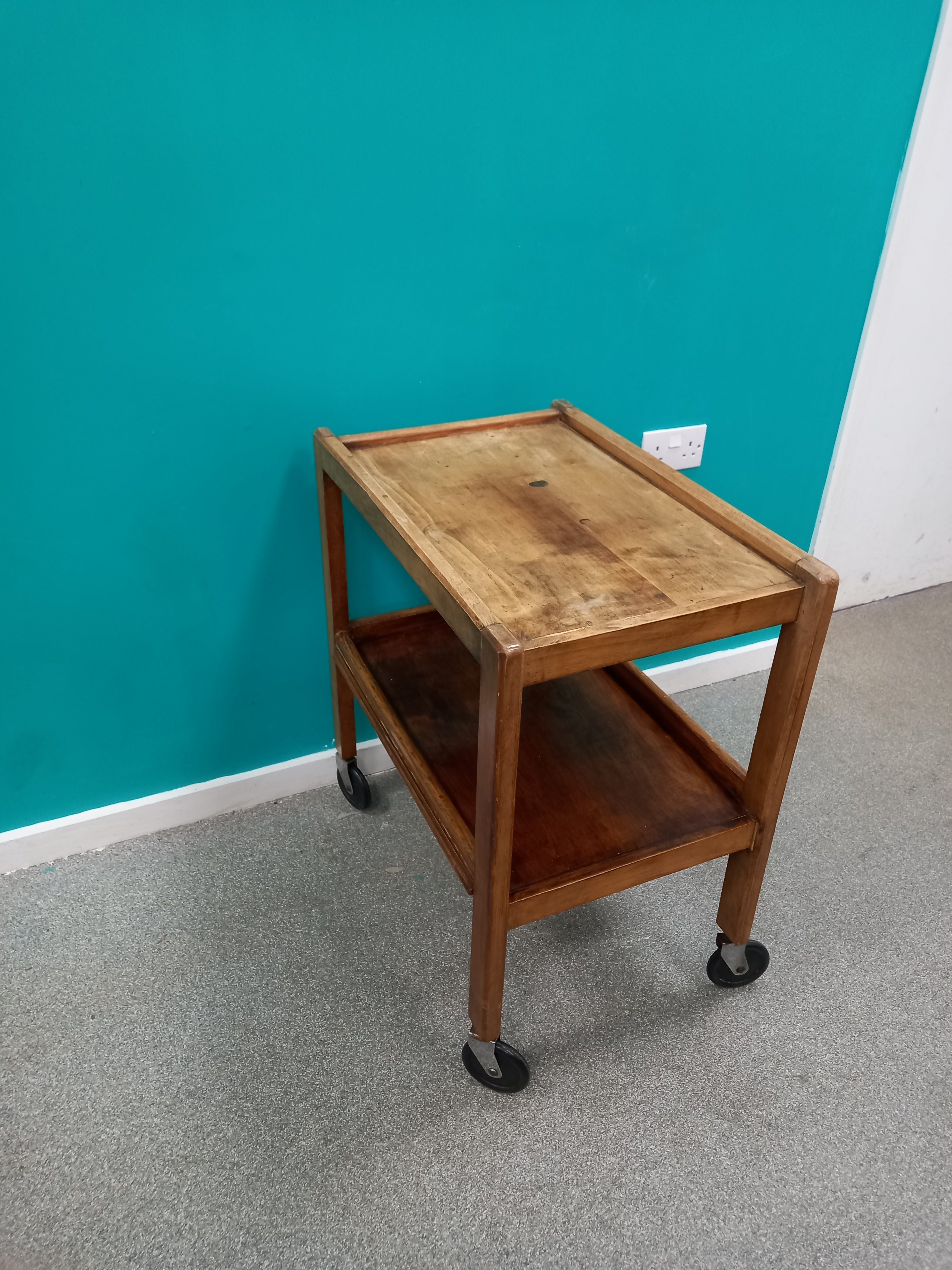Mid Century Tea Trolley (27052602)