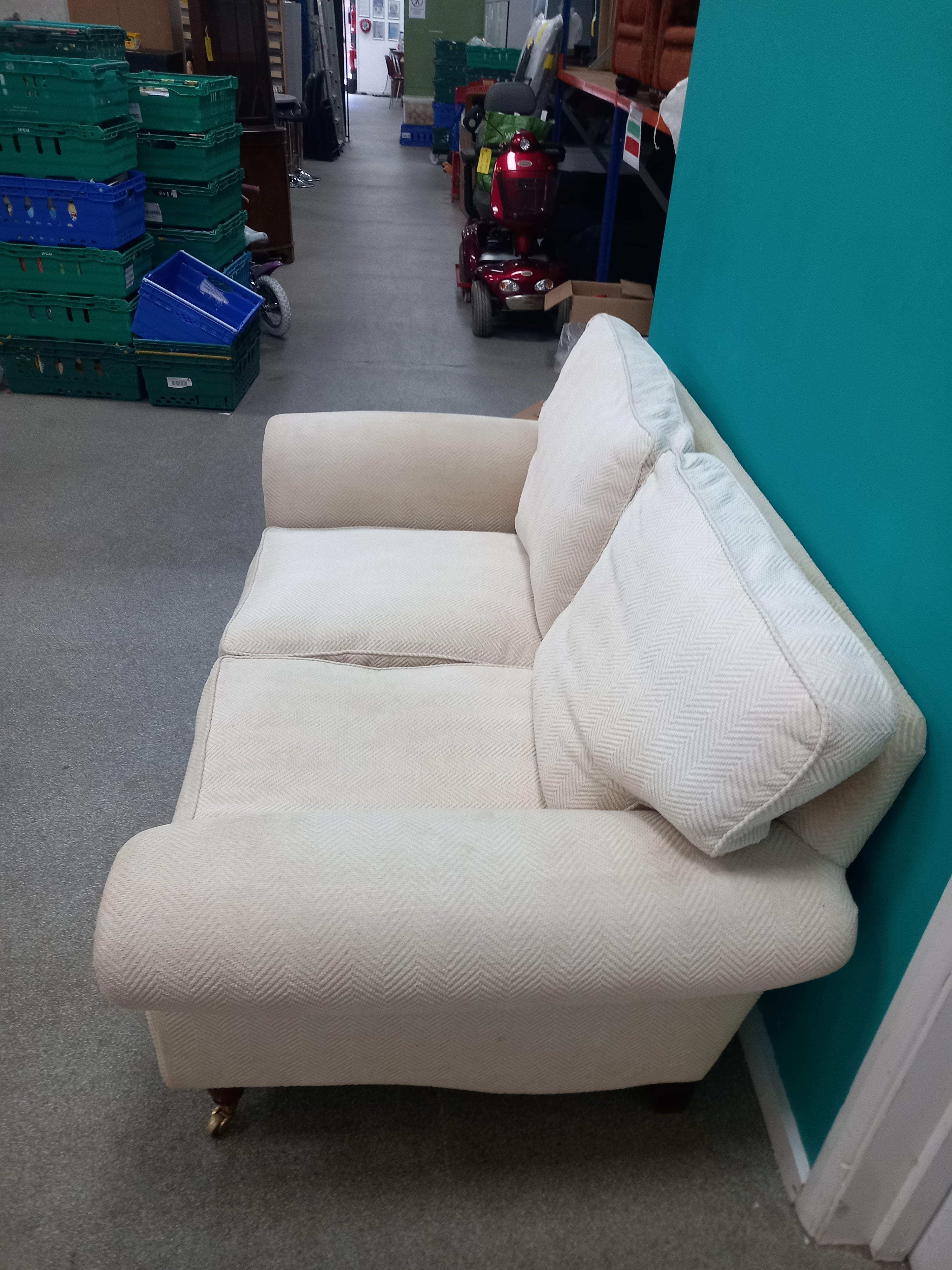 Sofa (04082604)+