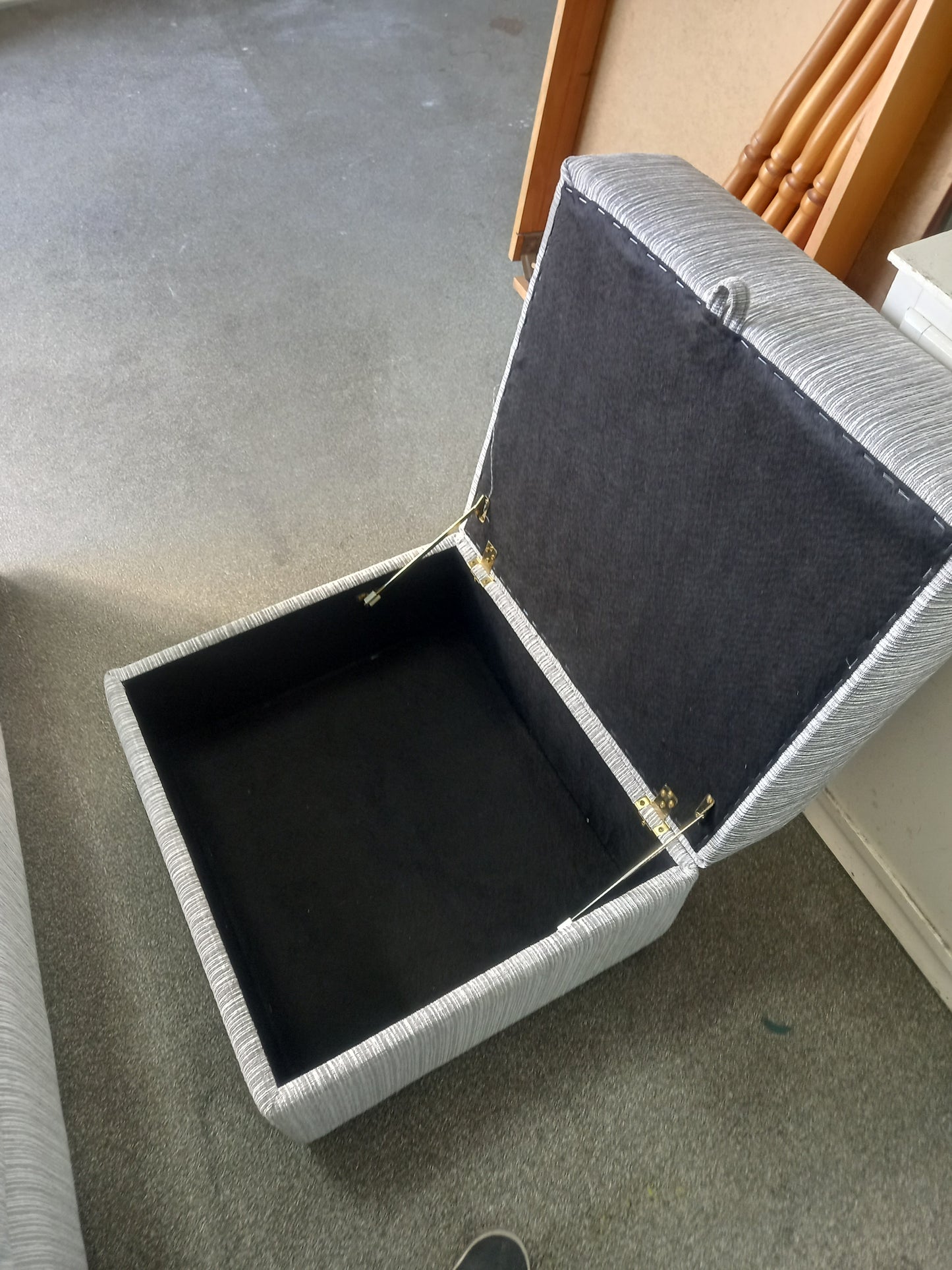 DFS Sofa (061011)