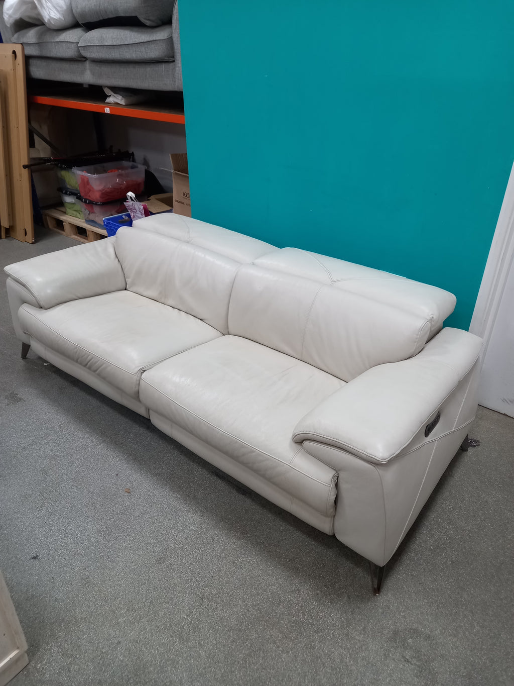 DFS Caldo leather power recliner sofa (08072612)