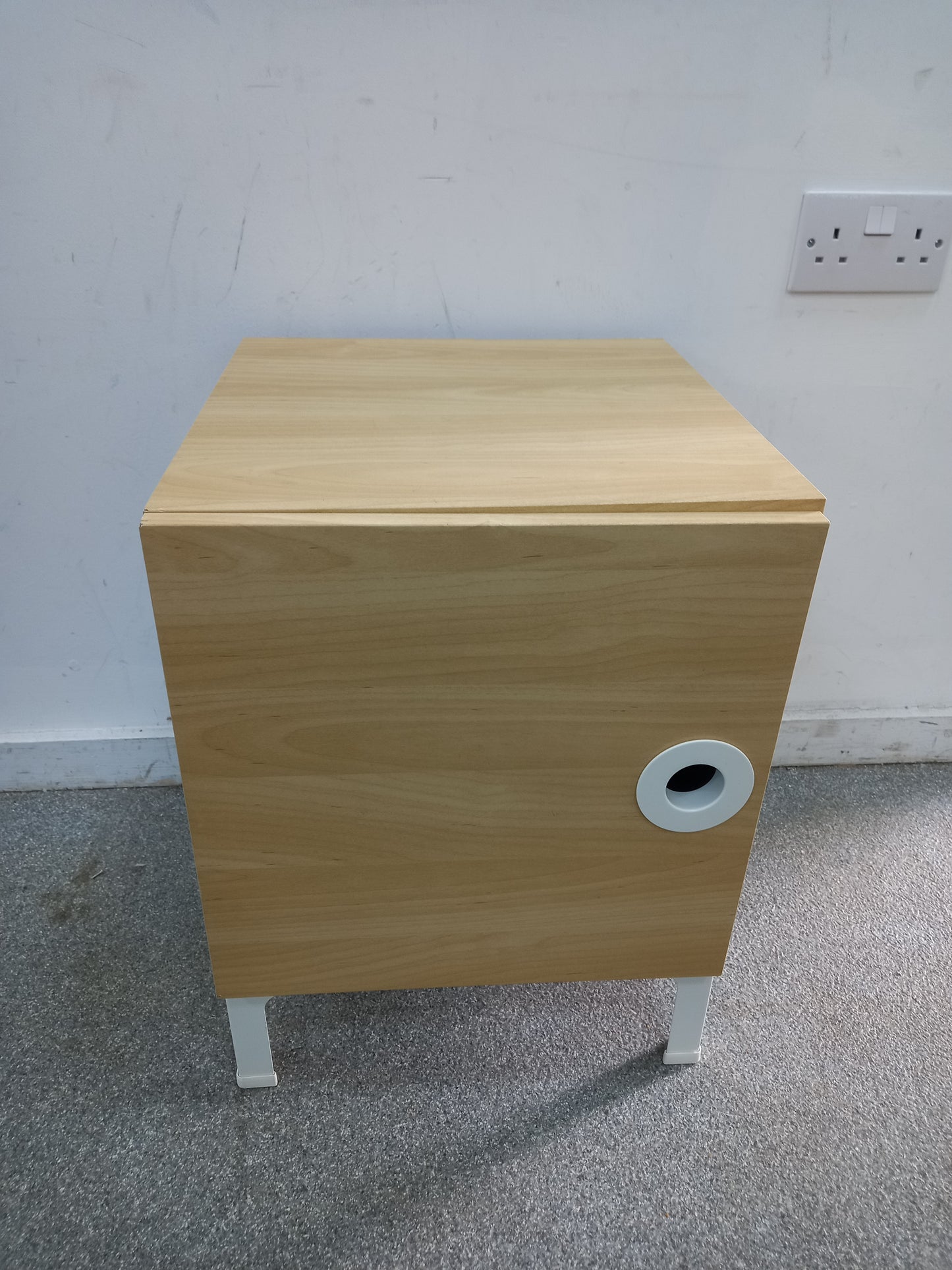 Bedside Table (260802)
