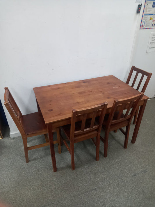 Table and 4 Chairs (260911)