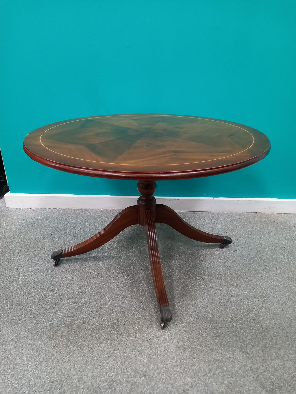 Round Coffee table (03062602)