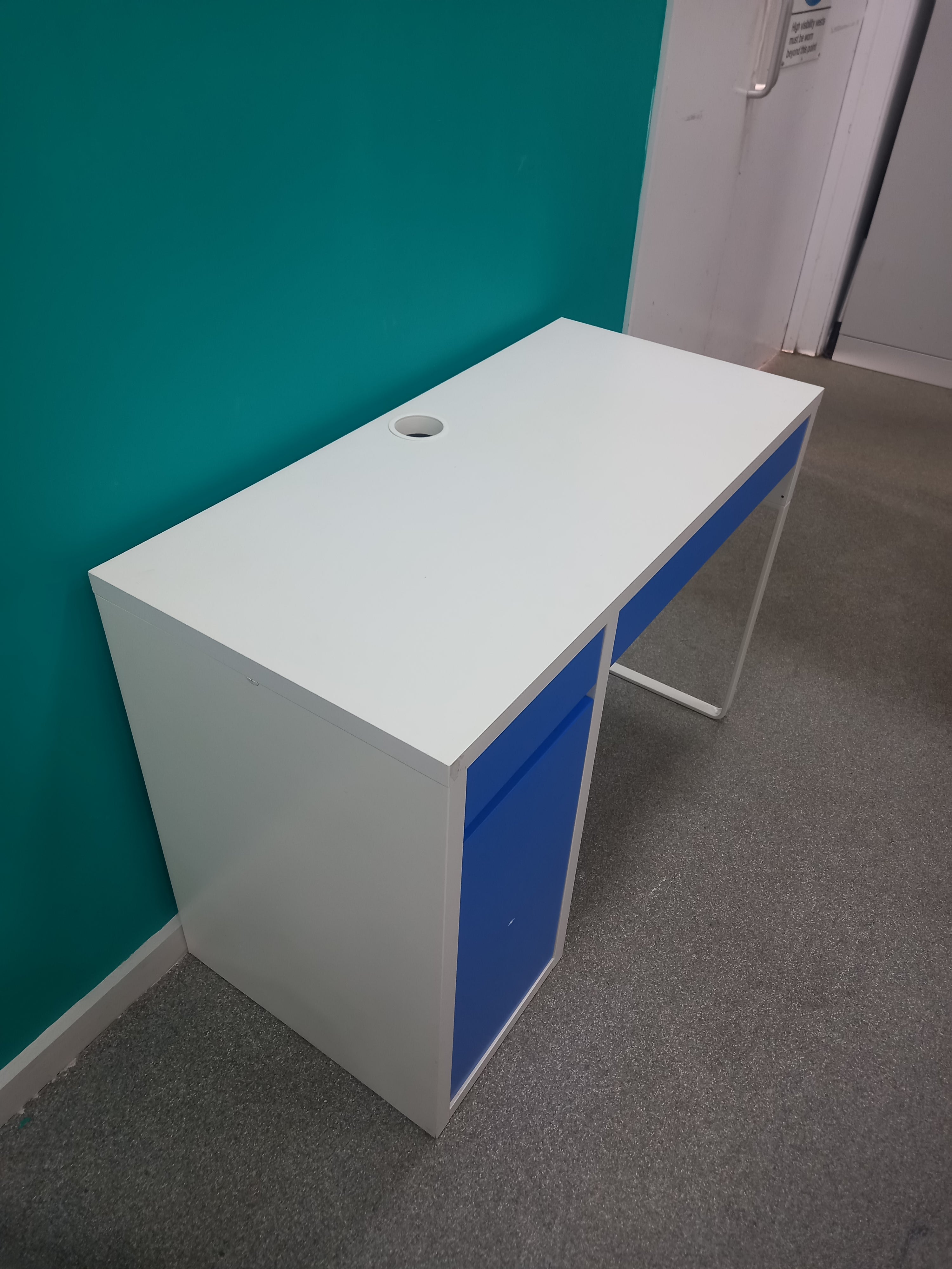 Desk (08042602) ga3991