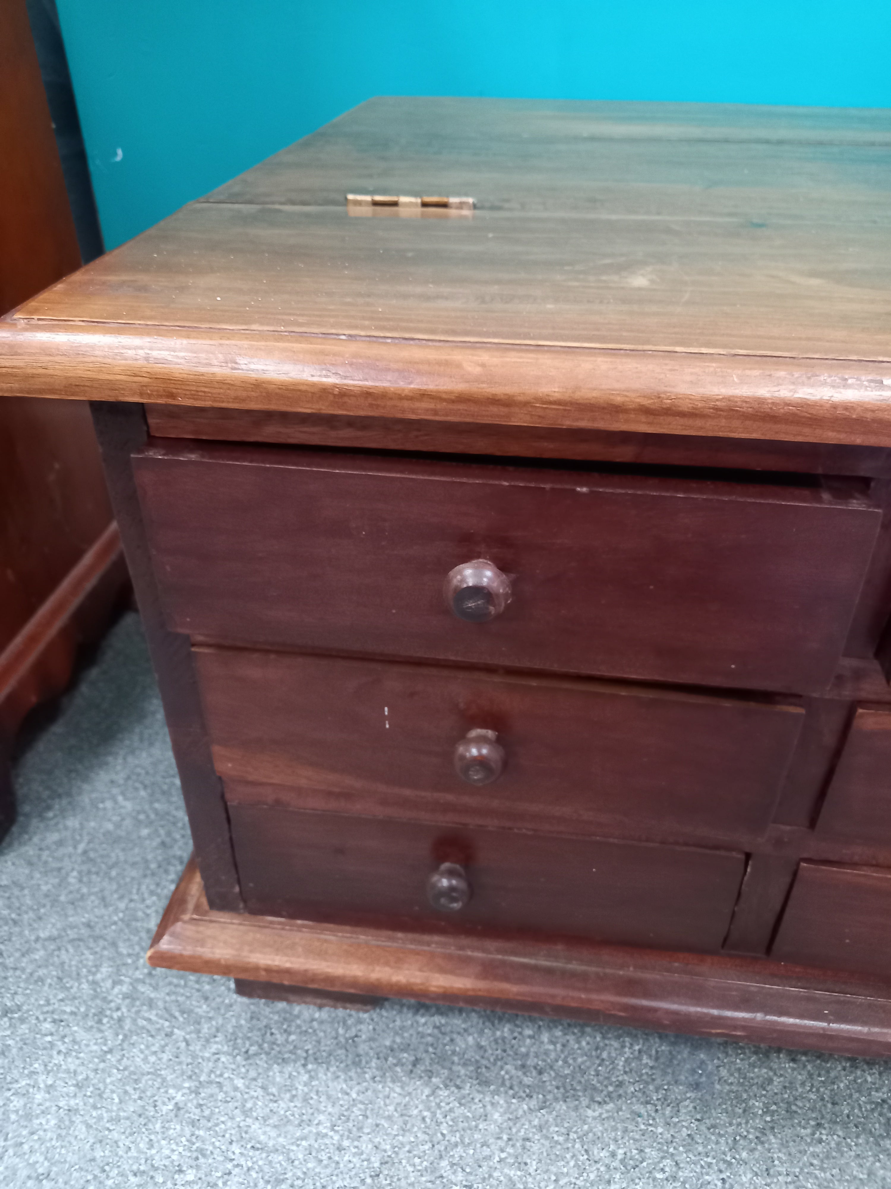 Storage coffee table (06082601)