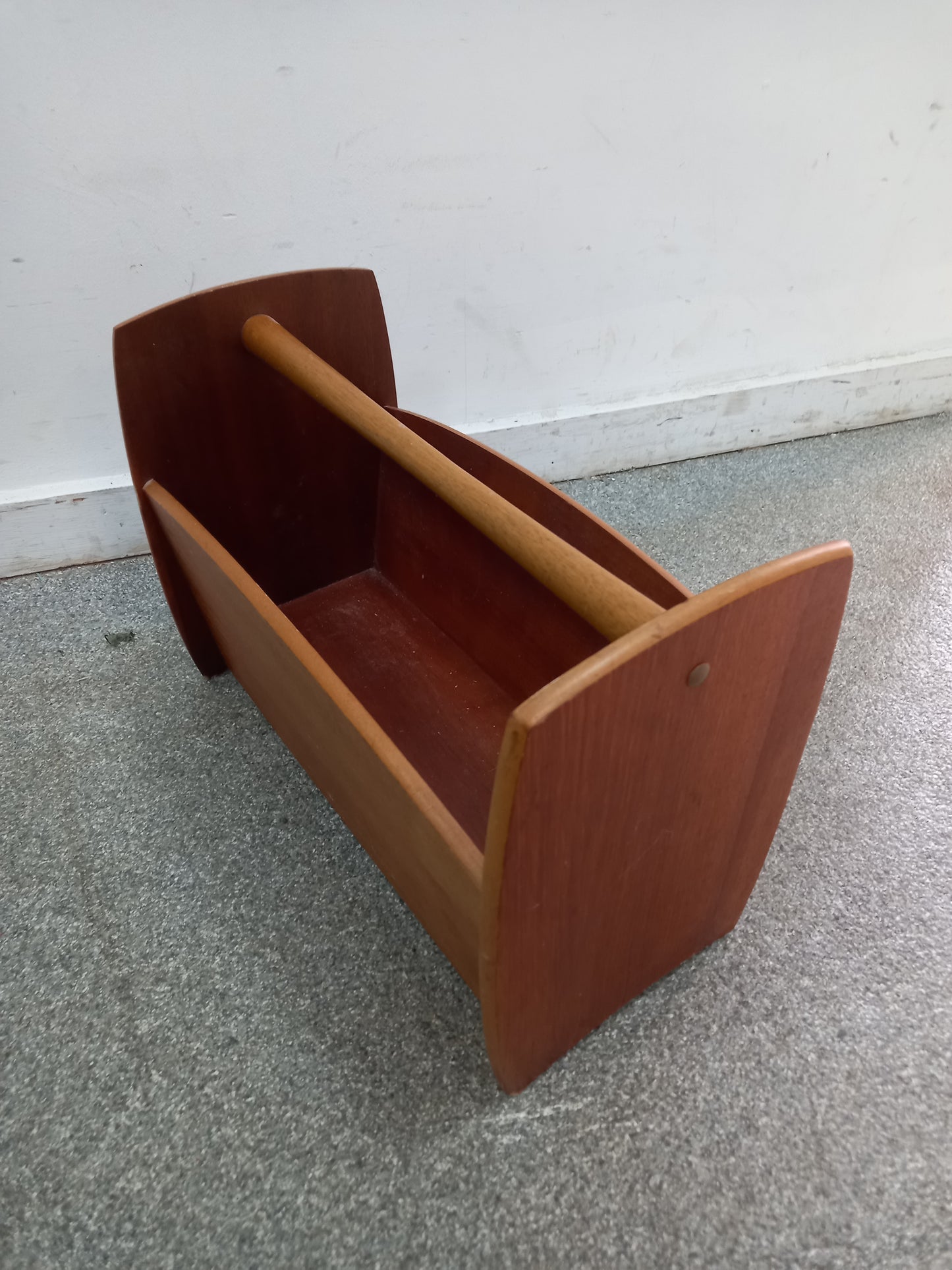 Magazine Rack (04112503)