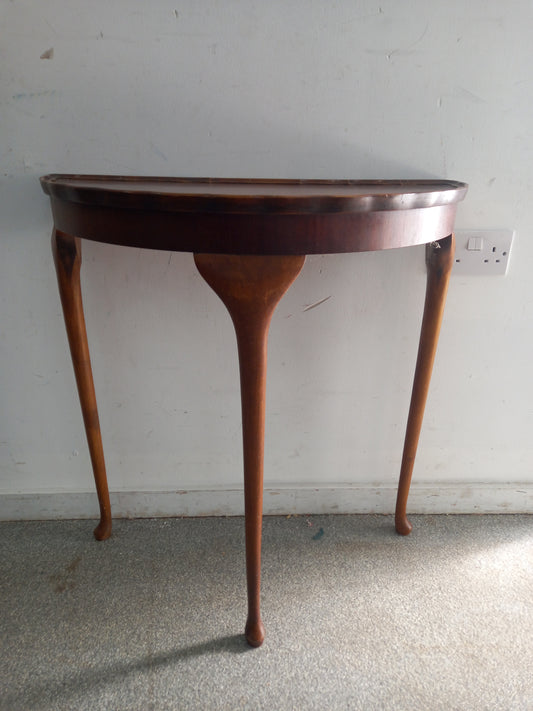 Demi lune Sidetable (160922)