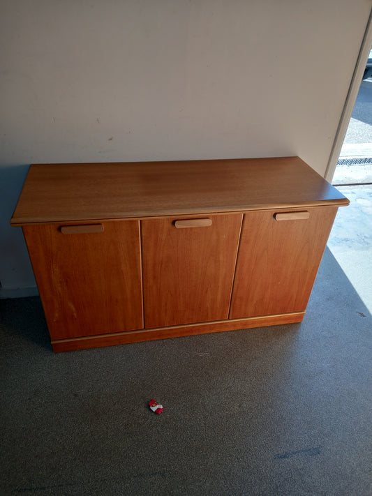 Sideboard (250902)