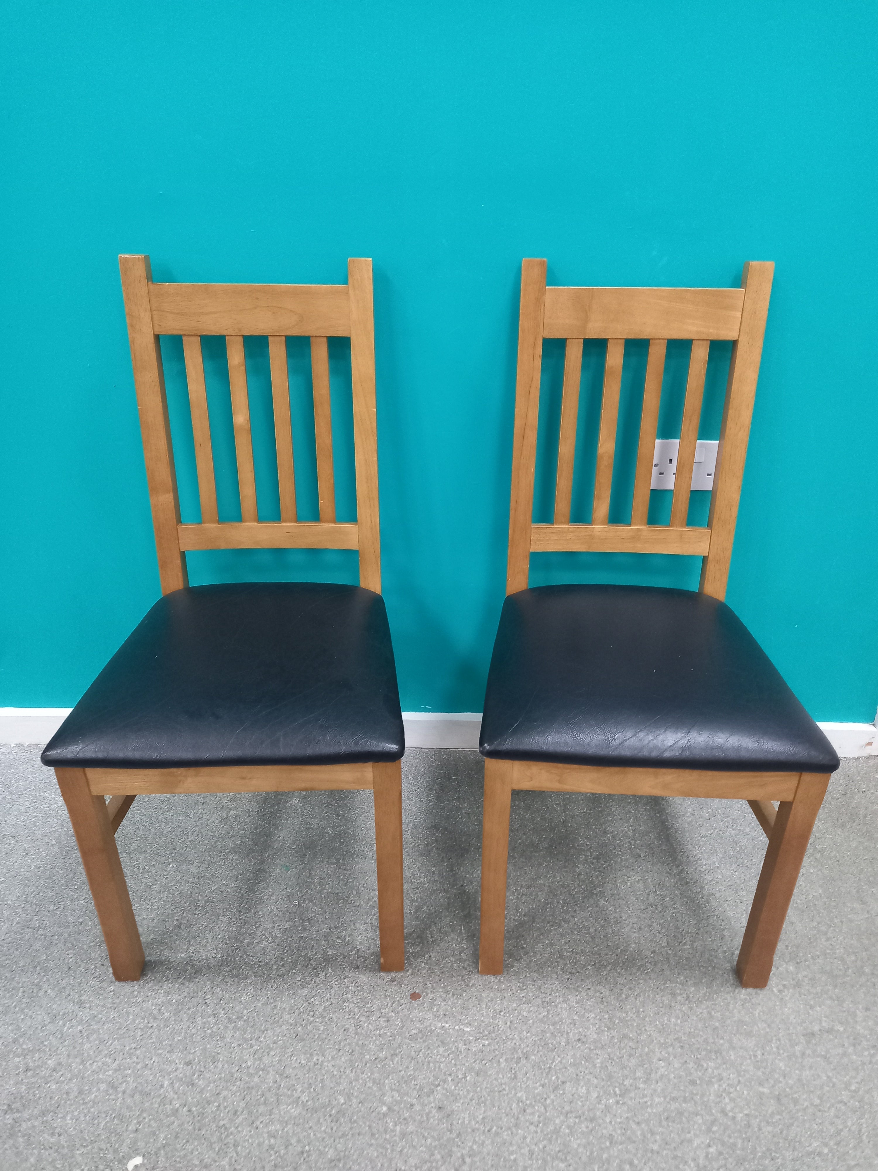 Dining Chairs x2 (10062605)