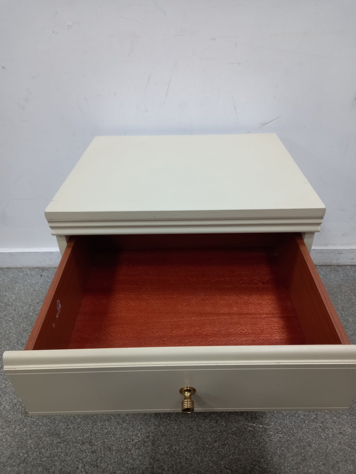 Bedside Table (07112504)