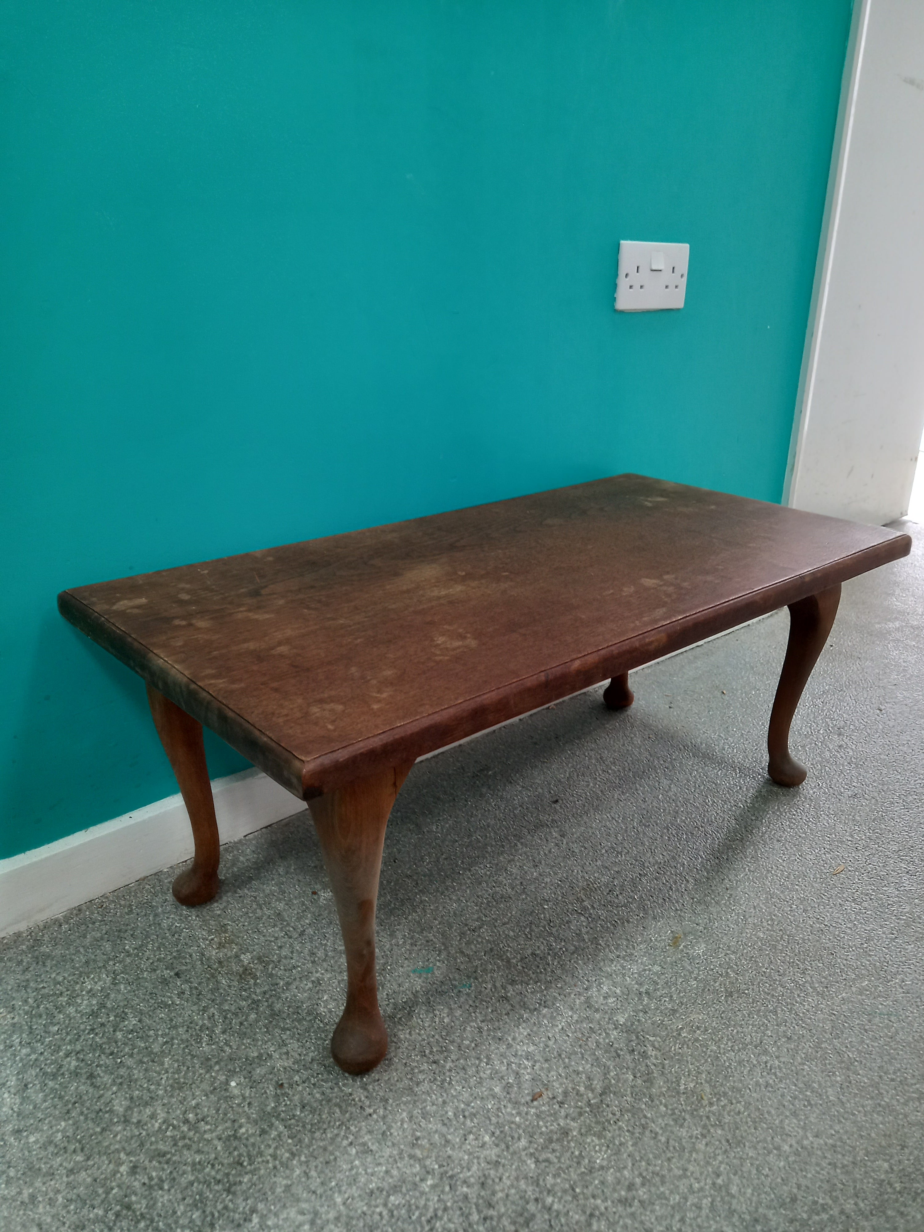 Small Coffee Table (18052613)