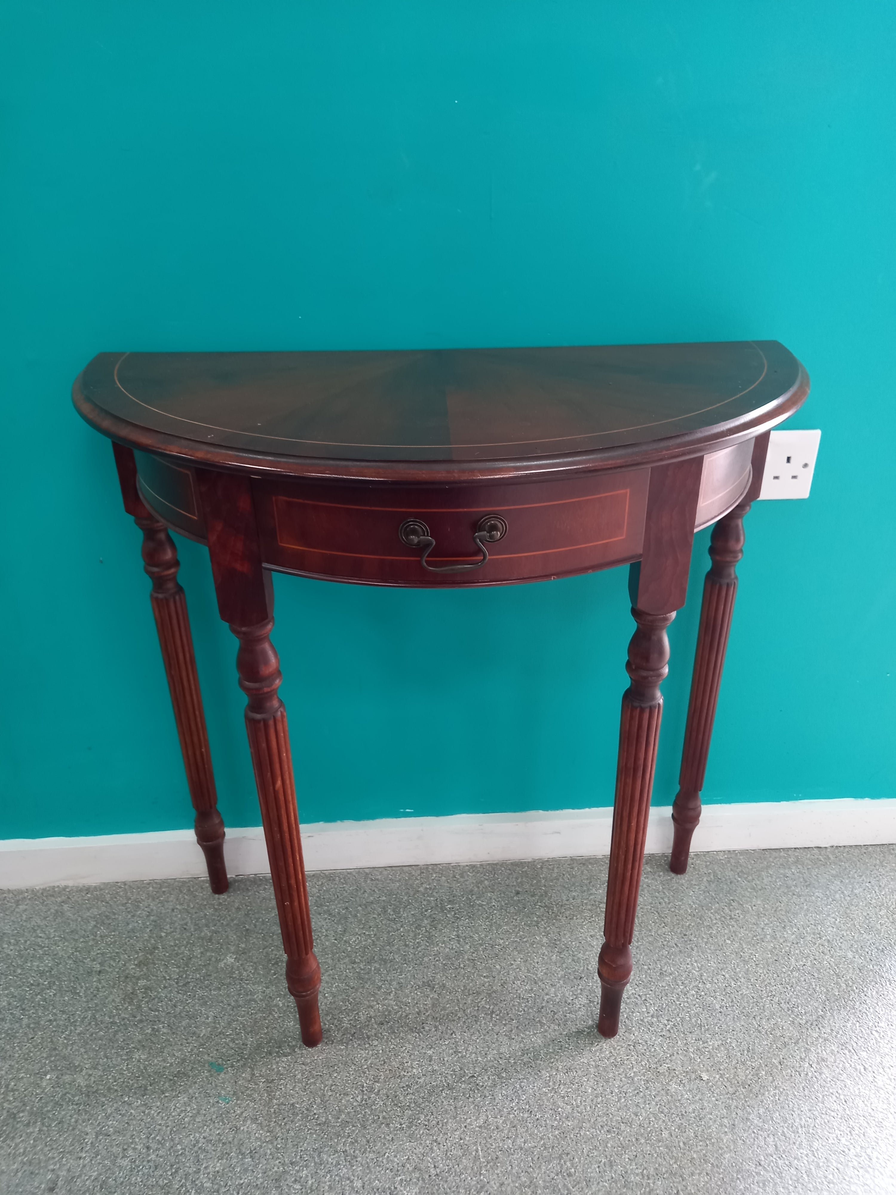 Half moon table (15062605) ga3994