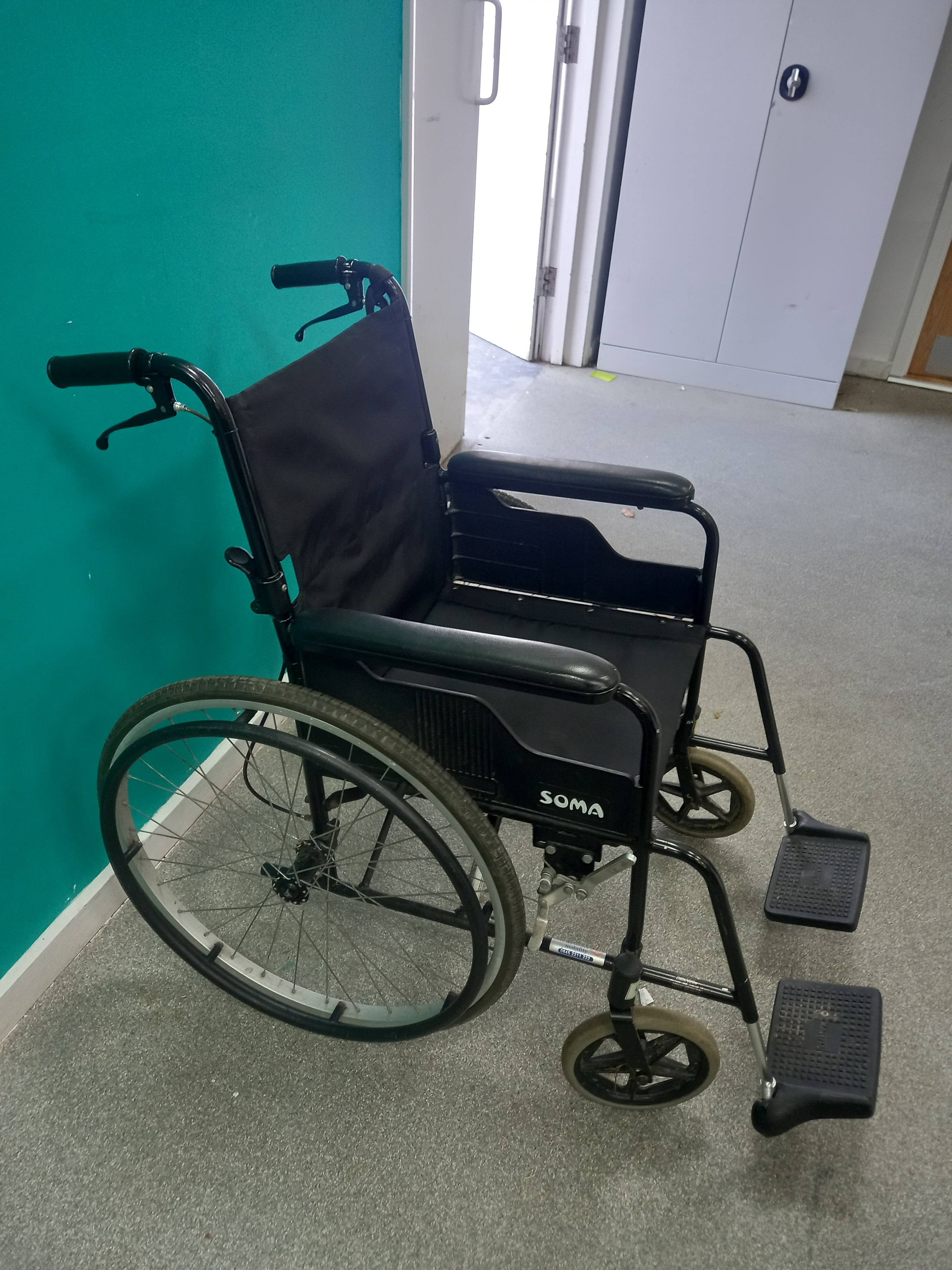 Wheelchair (08072610)