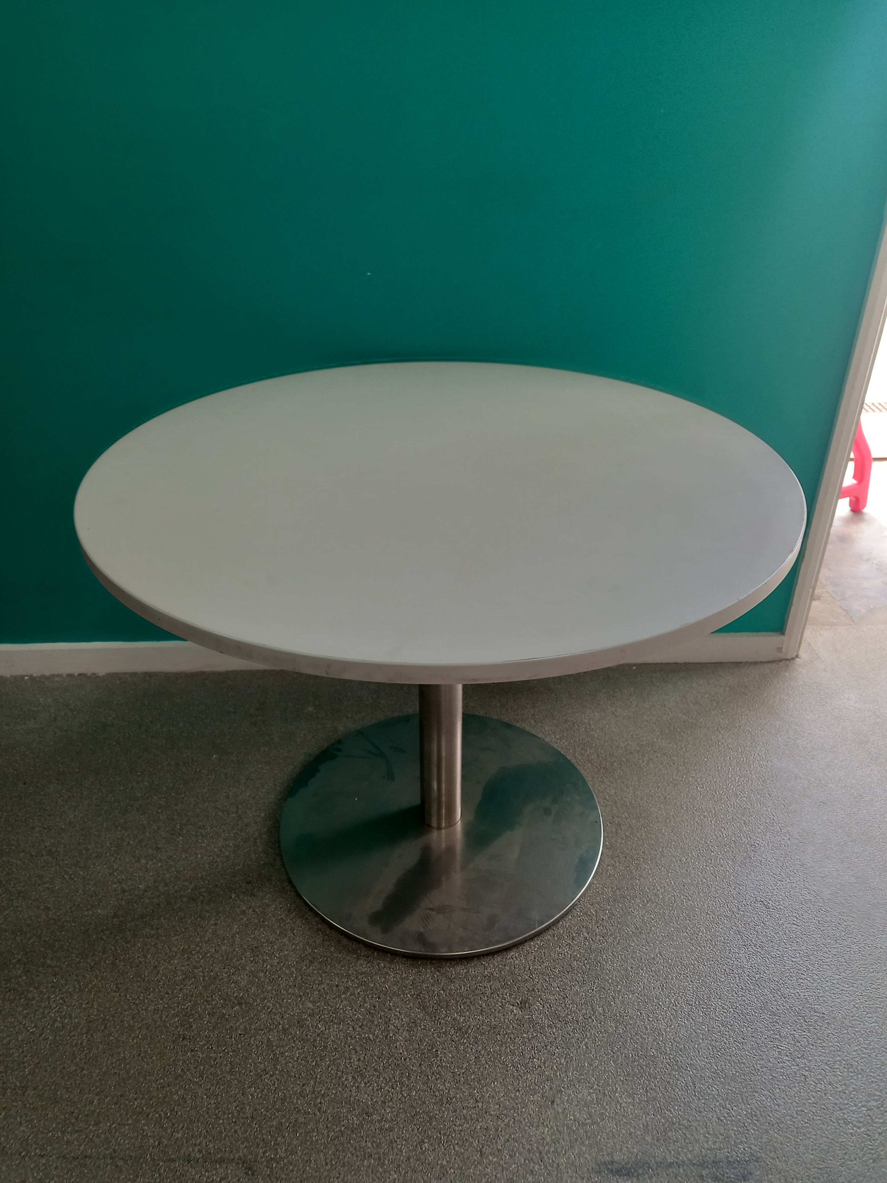 Round Office Table (01072609)