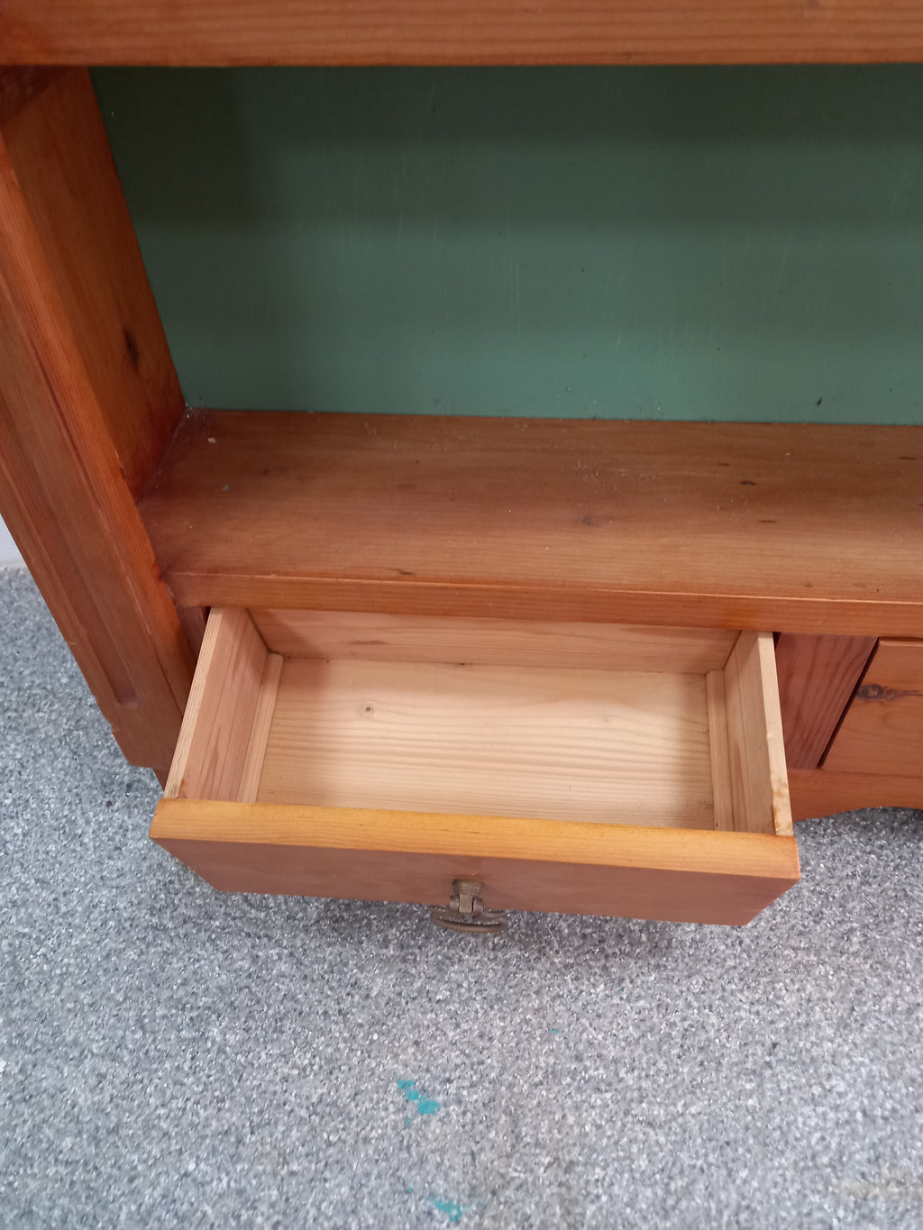 Wall Shelving Unit (24072604)
