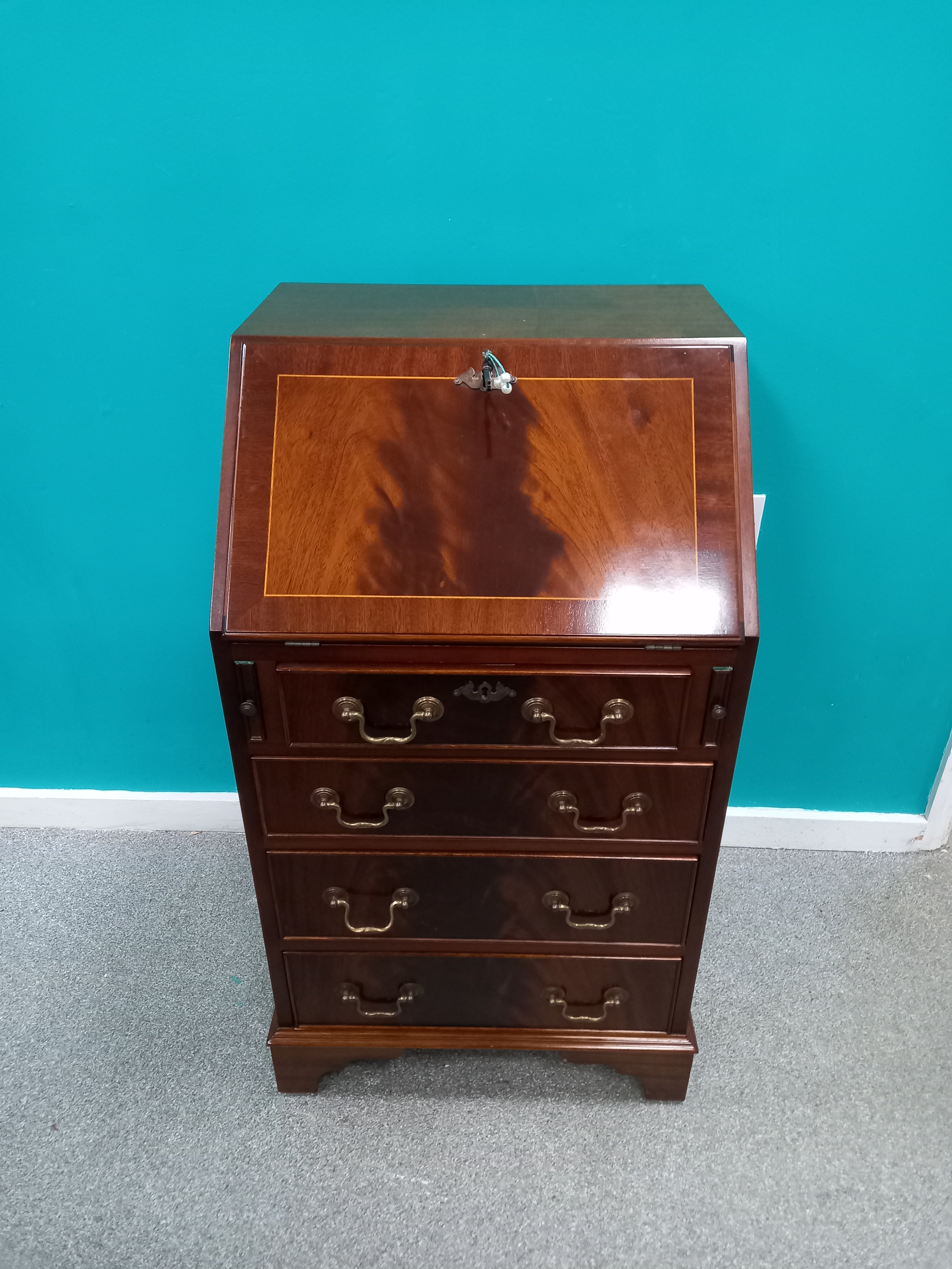 Bureau (03062606)