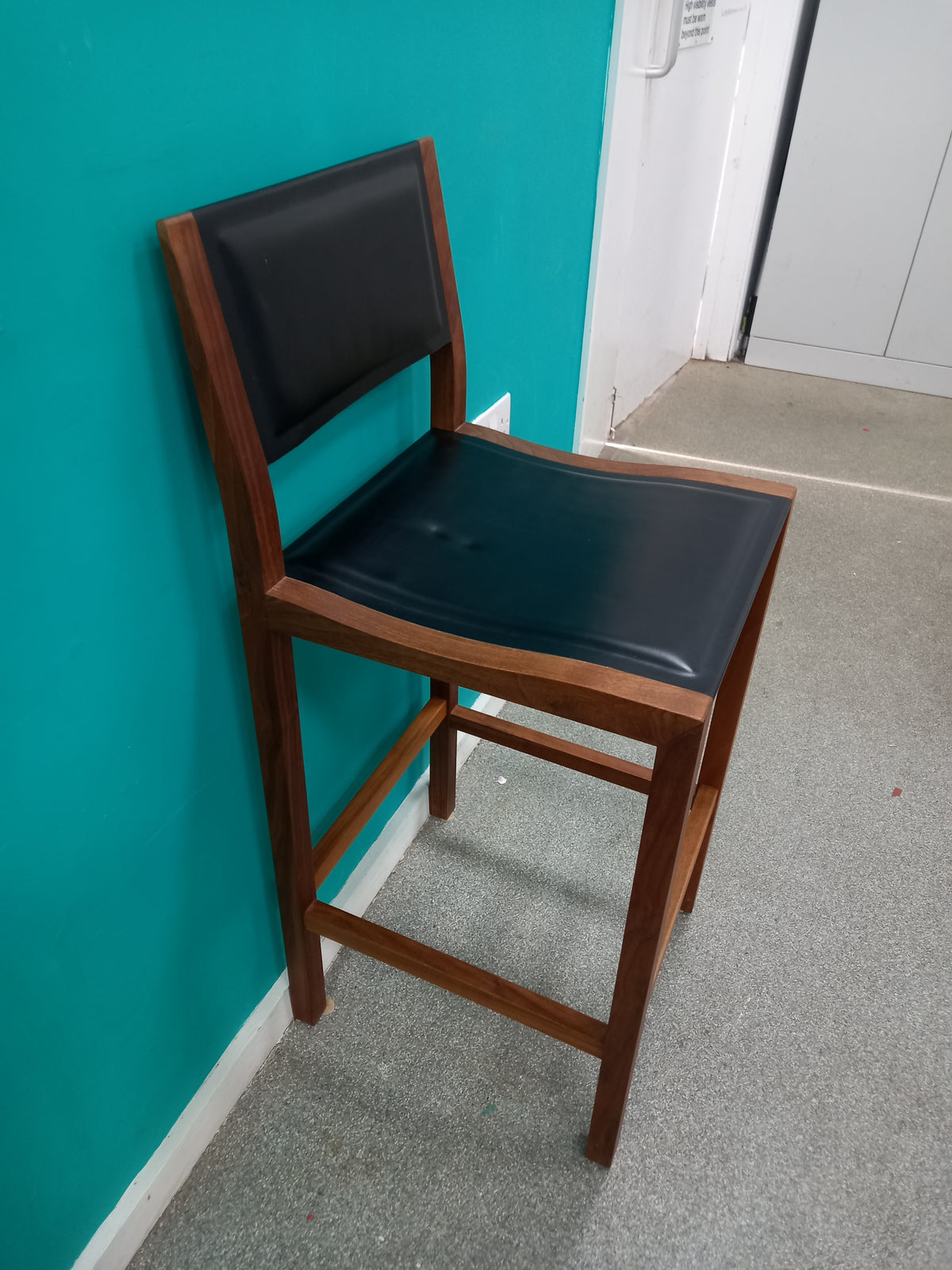 Leather Bar Stool (10092603)